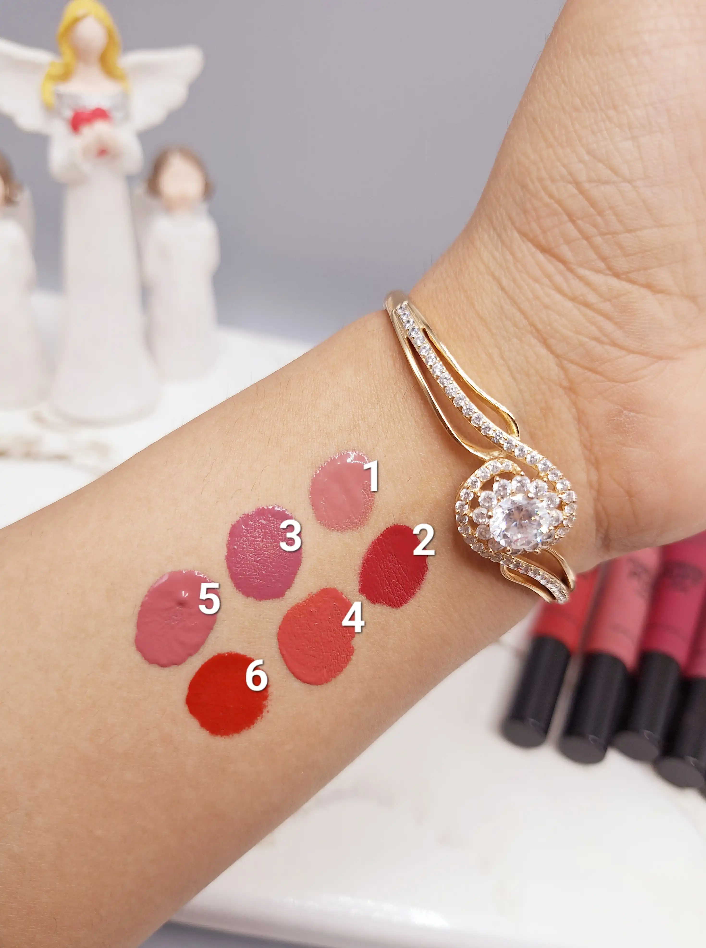 رژ مایع کوشنی فوق العاده با کیفیت و مخملی برند ROMANTIC RAIN کد NO:R658