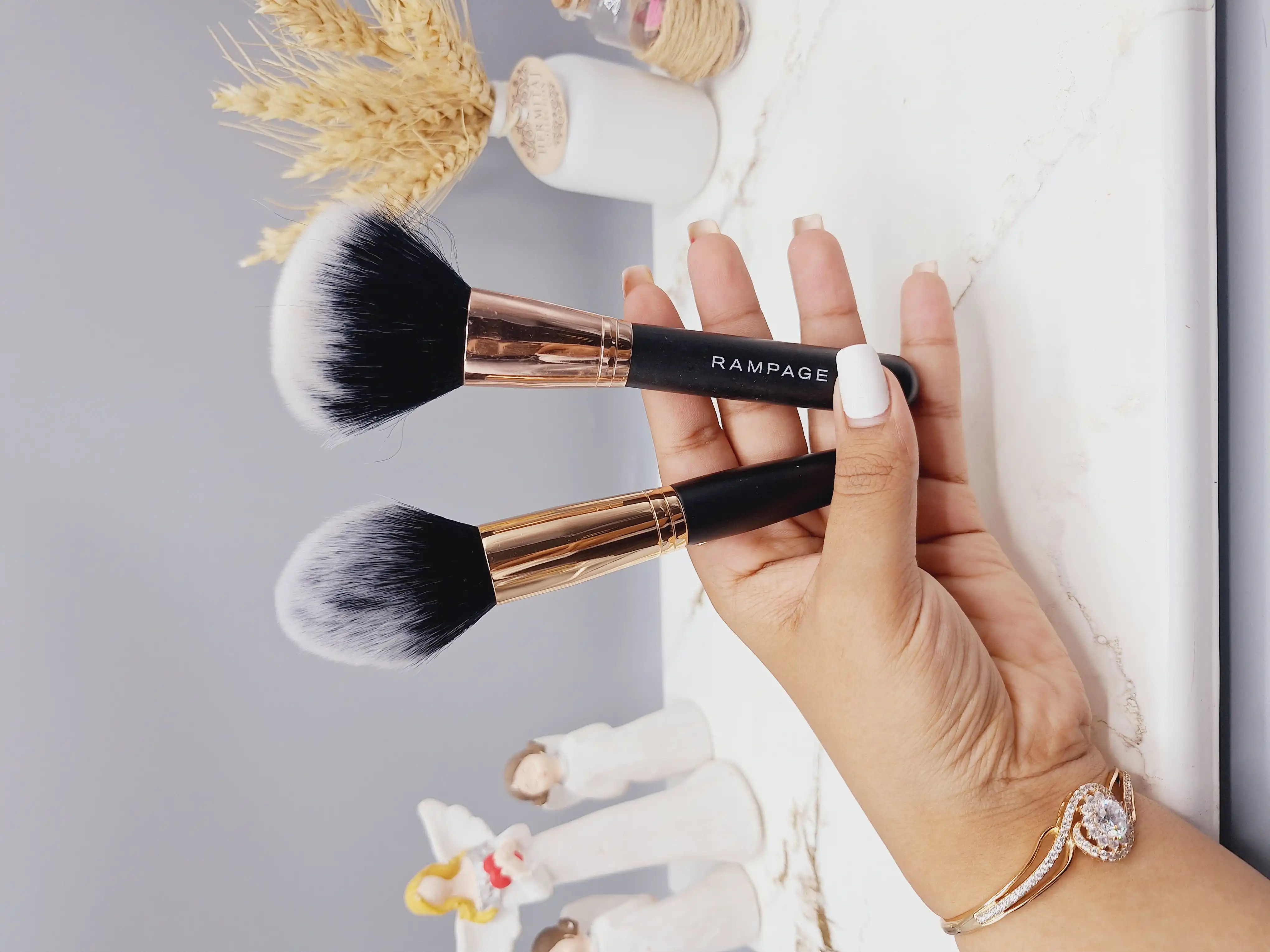 براش میکاپ مدل متخلف طرح رندم