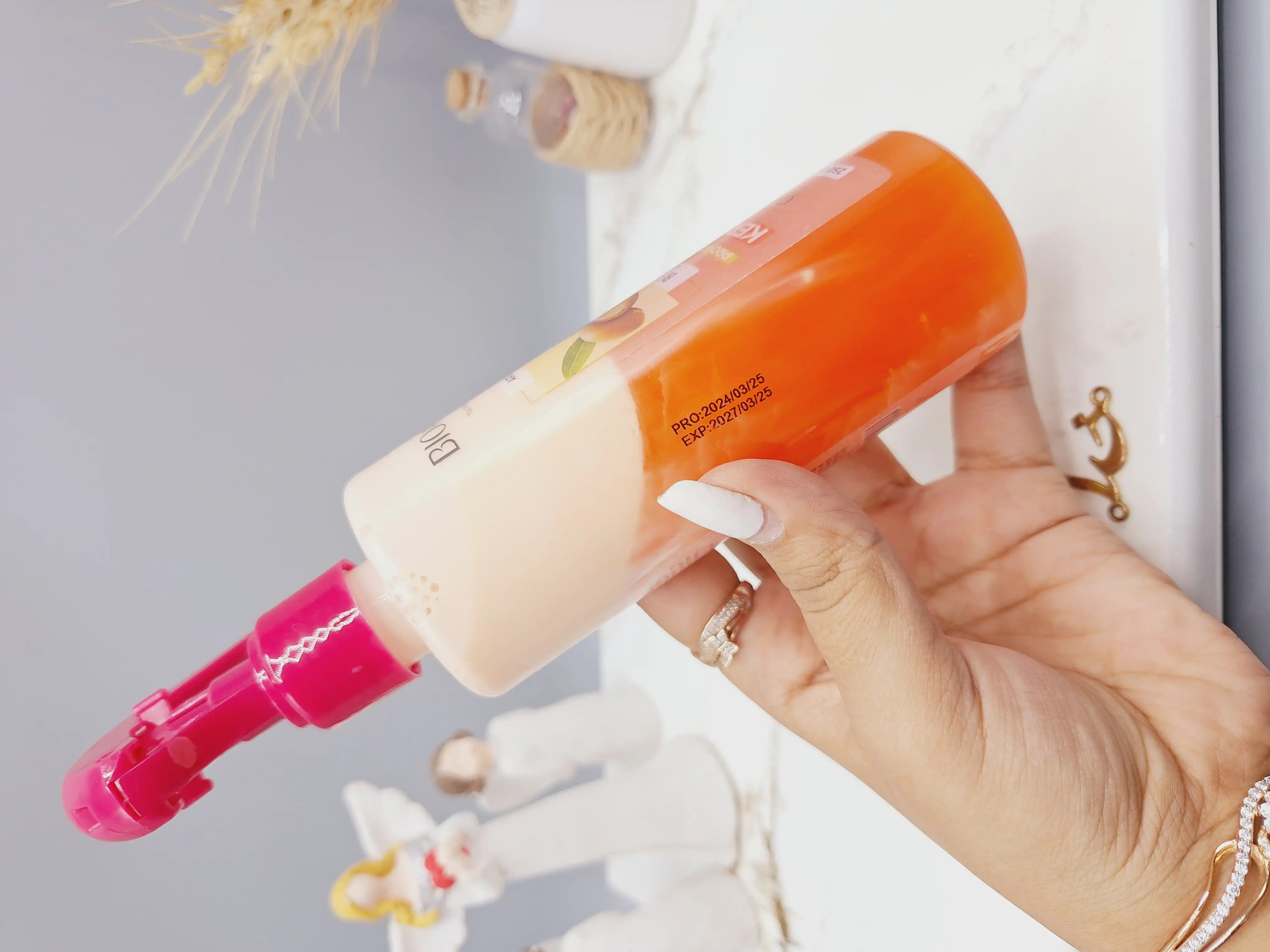 اسپری دو فاز کراتین به همراه روغن آرگان برند بیوآکوا کد 6088(رنگ گلهبی)