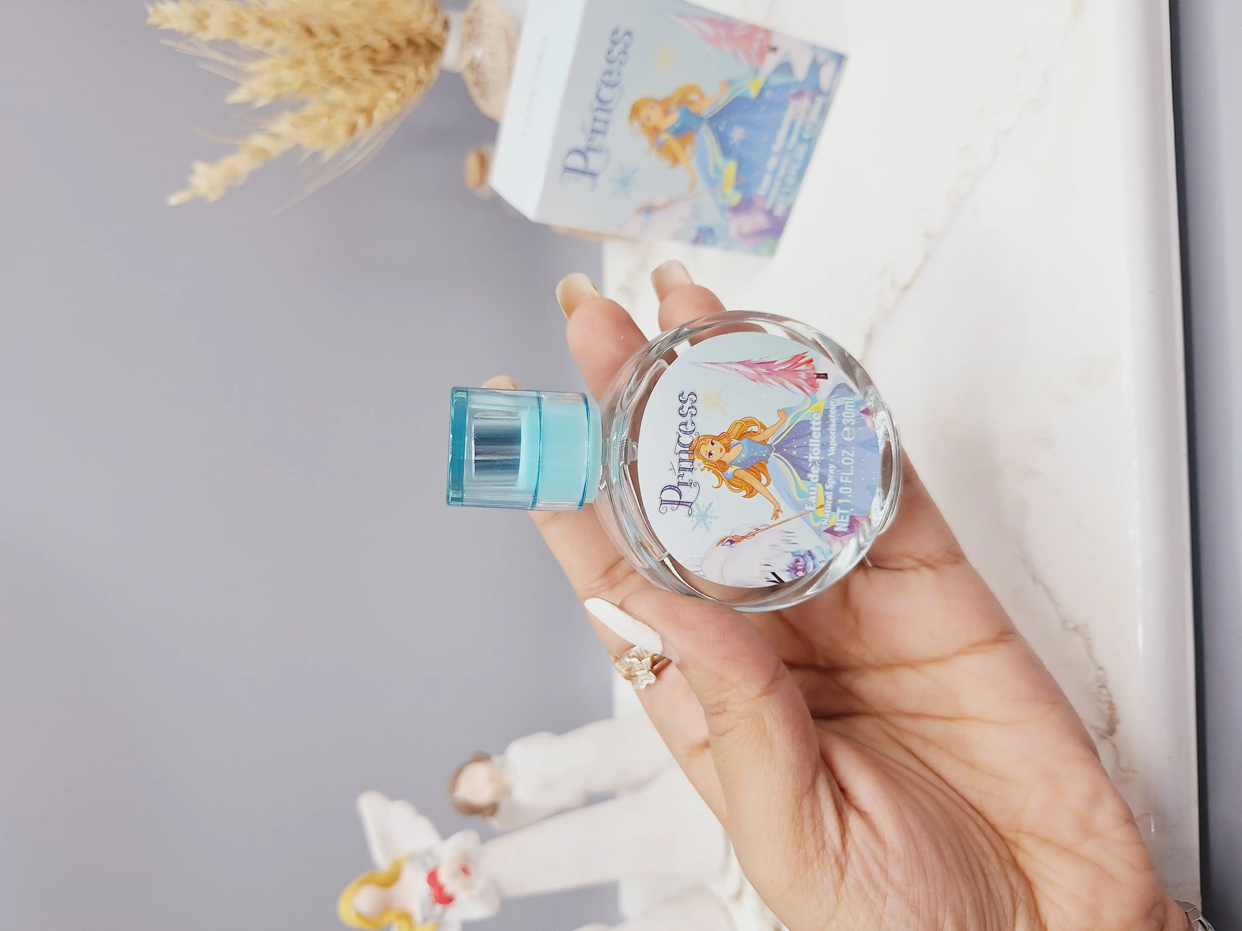 عطر شاد و جذاب ملکه یخی برند LADY IDEA کد LD9003