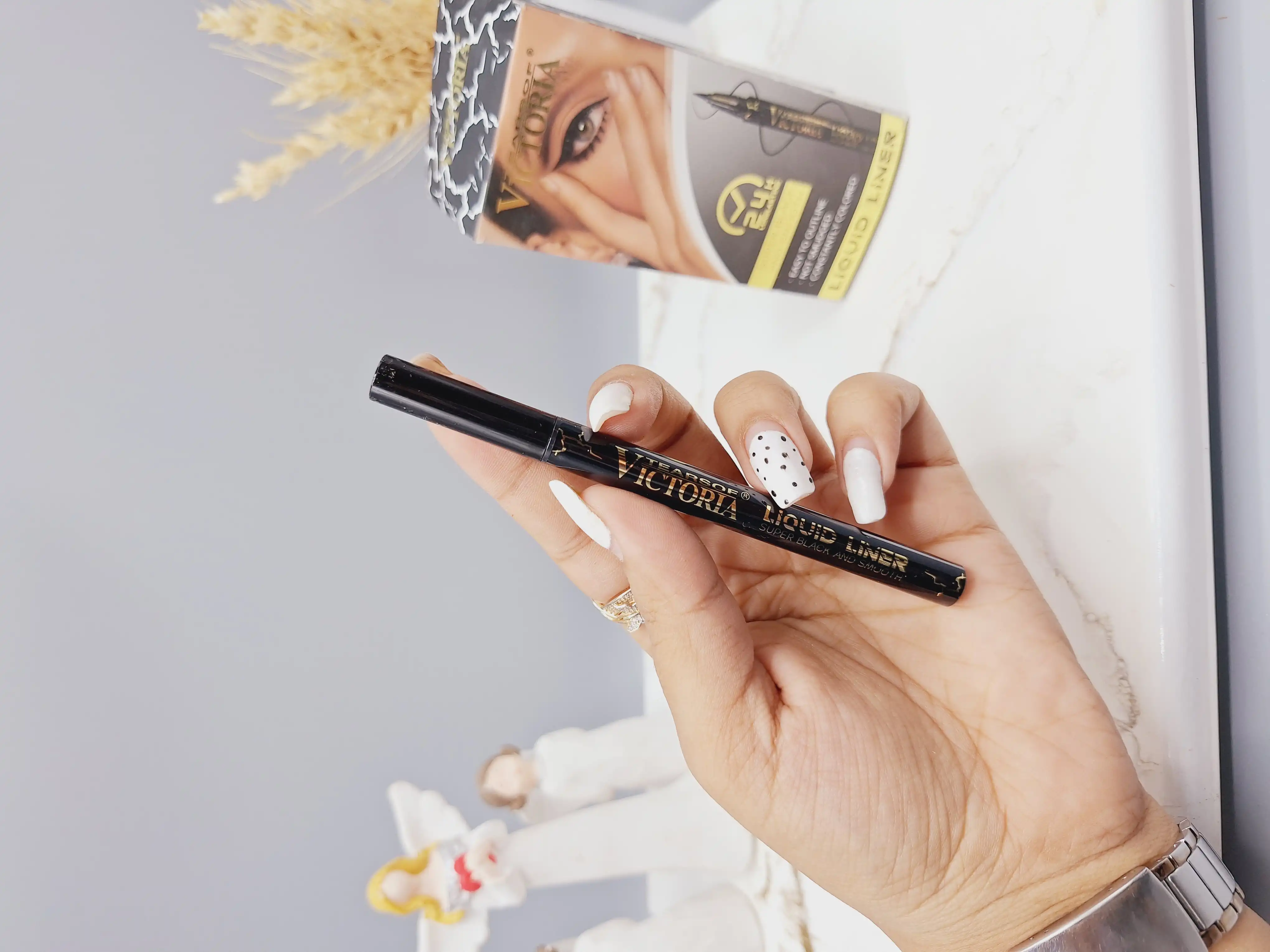 خط چشم ویکتوریا با کیفیت کد 1208