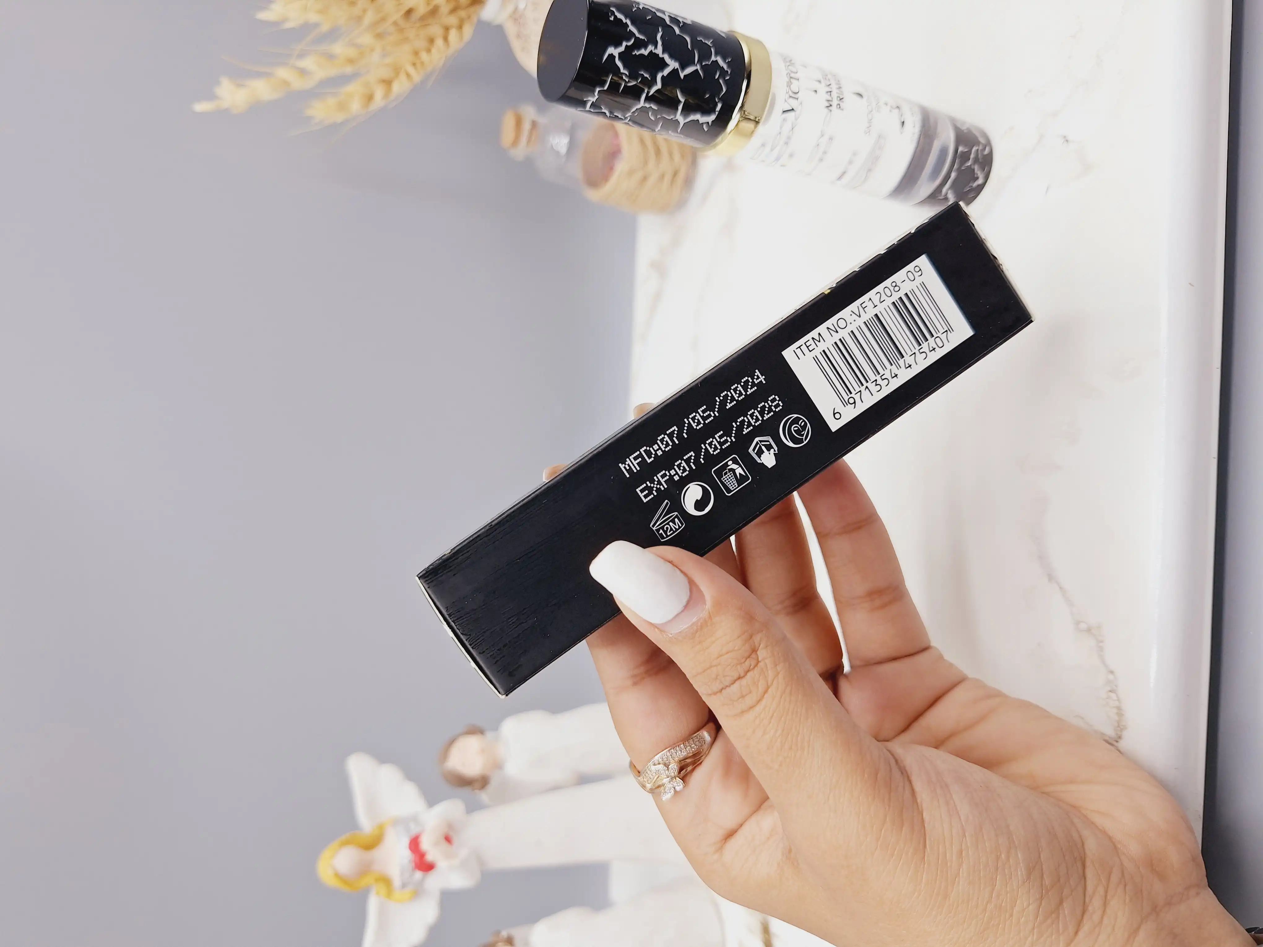 پرایمر مات برند ویکترویا VICTORIA کد VF1208_09