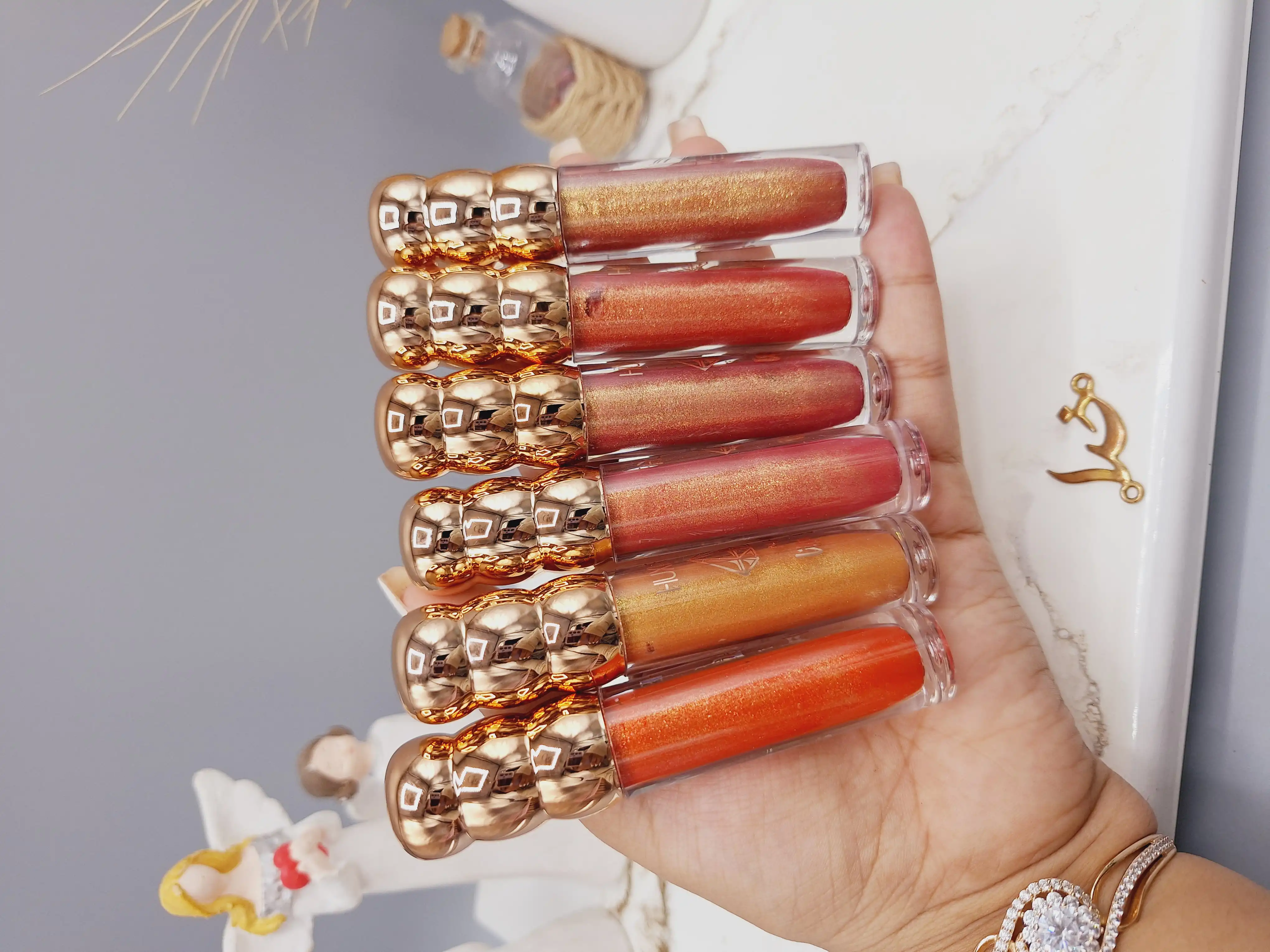 سایه چشم زرق و برق دار شاینی برند هوکسیا بیوتی کد 5758