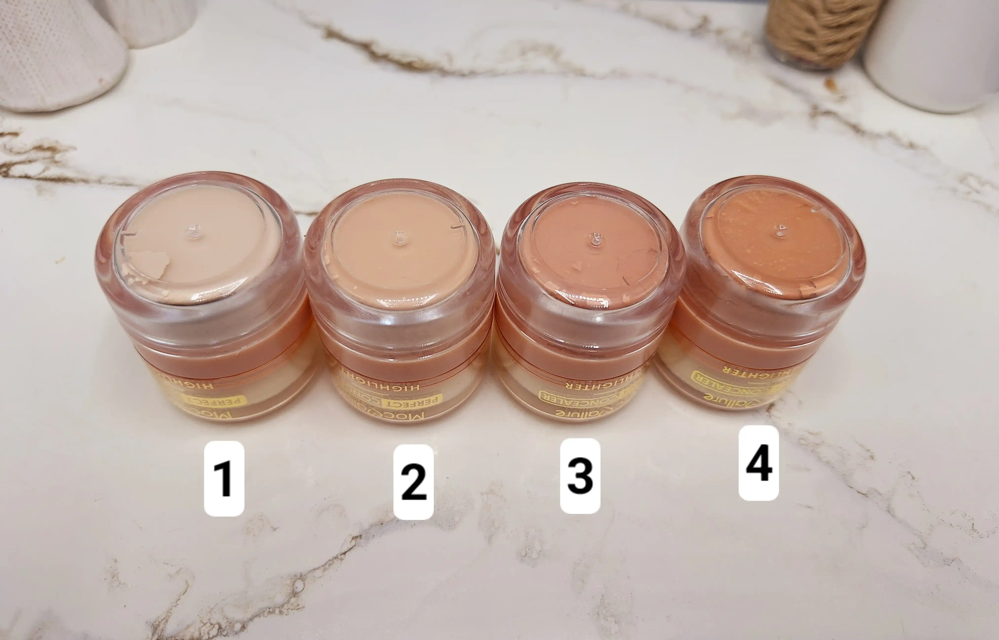 پودر فیکس پد دار دایره ای فوق العاده زیبا برند موکالره کد 642