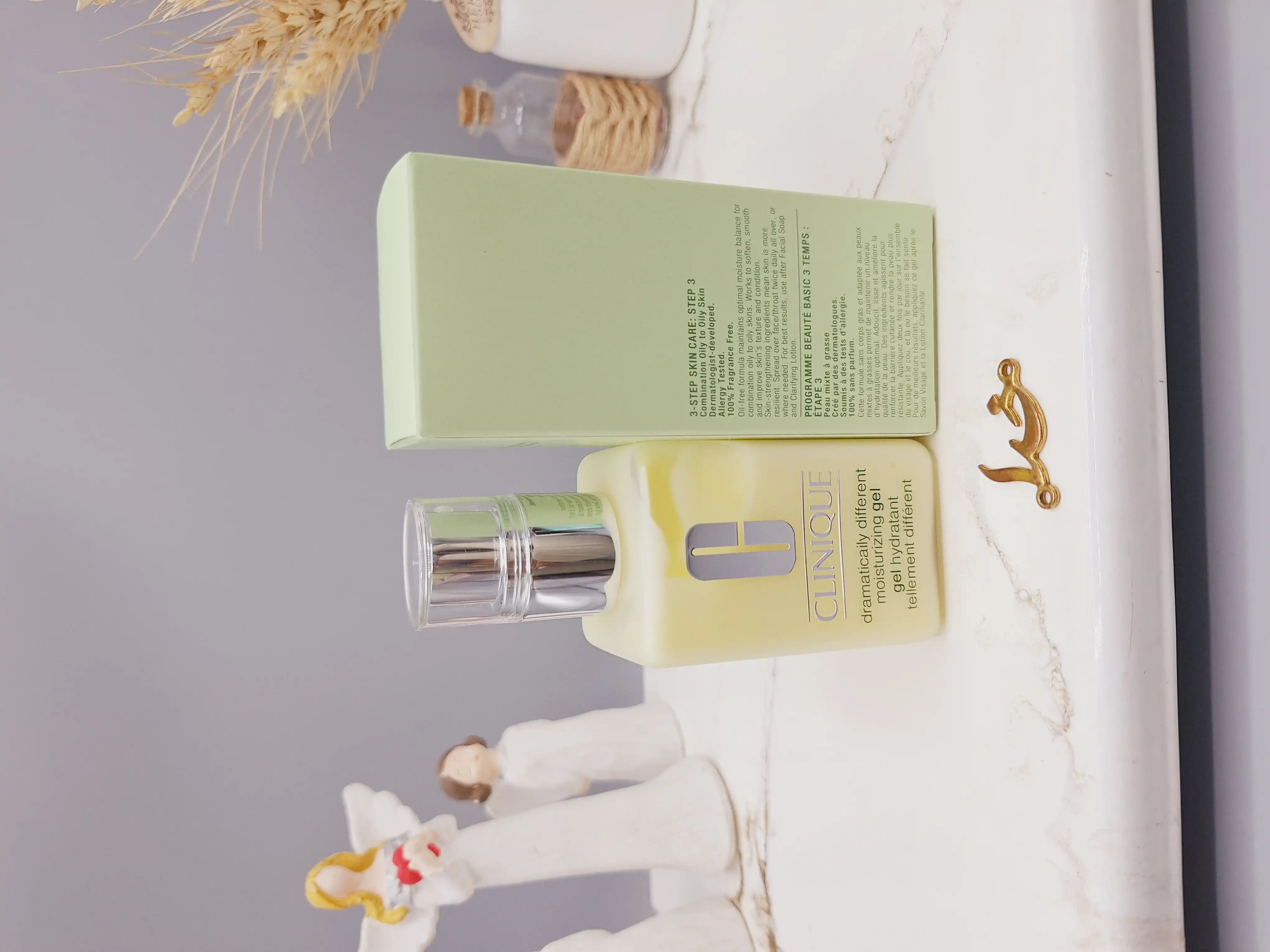 ژل آبرسان کلینیک مناسب پوست چرب و مختلط حجم ۱۲۵ میلی لیتر کد 2285