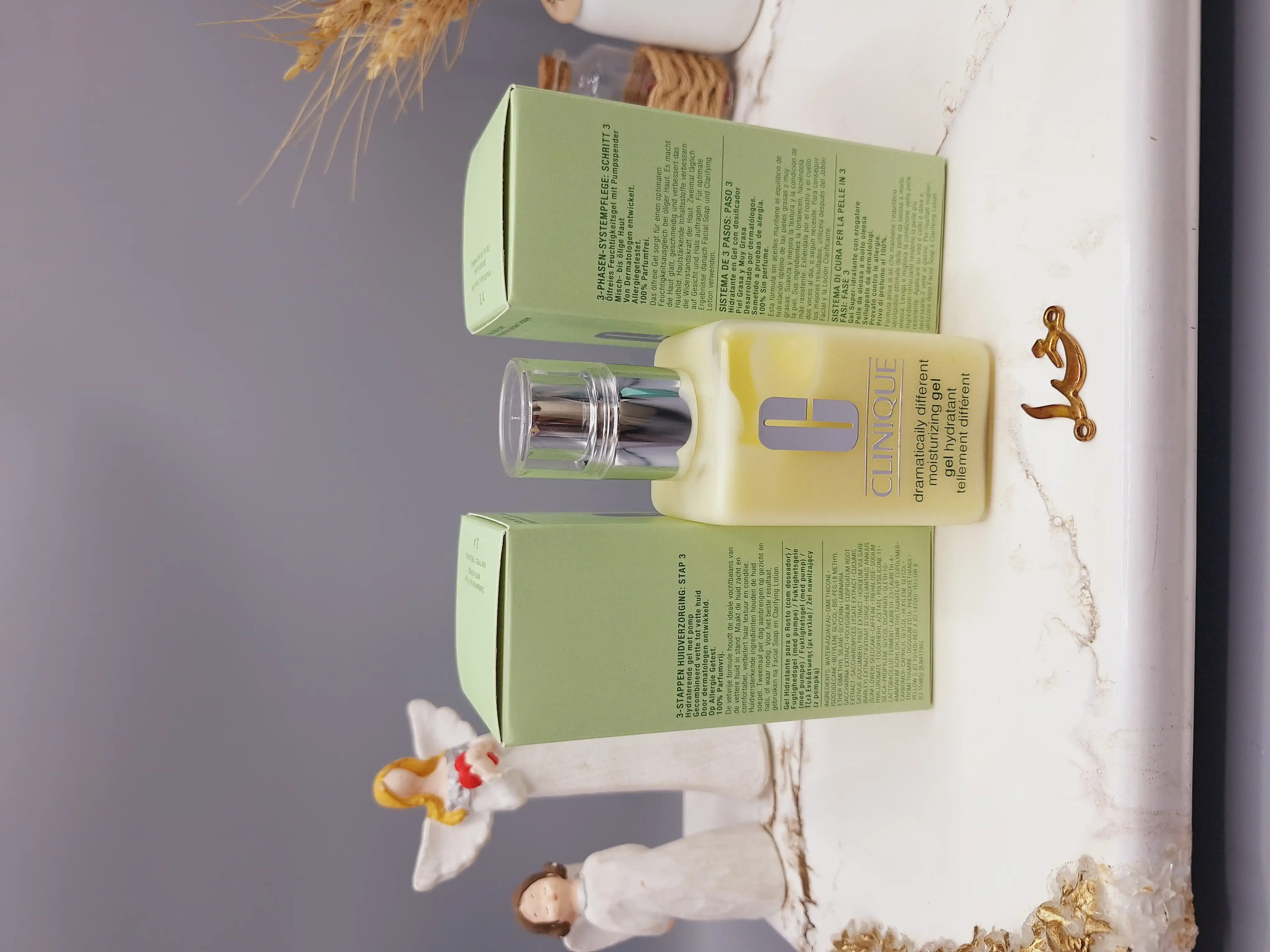 ژل آبرسان کلینیک مناسب پوست چرب و مختلط حجم ۱۲۵ میلی لیتر کد 2285