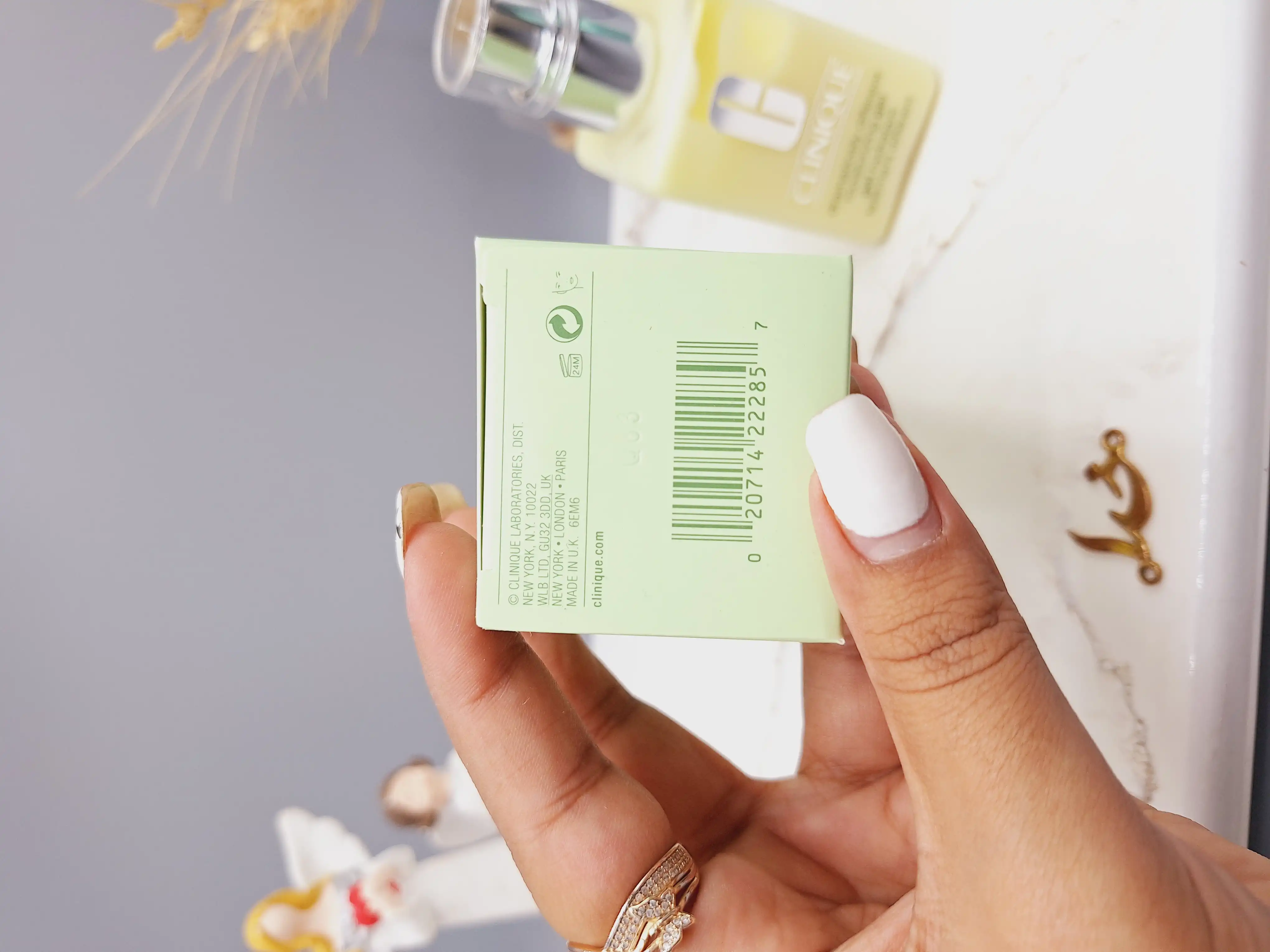 ژل آبرسان کلینیک مناسب پوست چرب و مختلط حجم ۱۲۵ میلی لیتر کد 2285