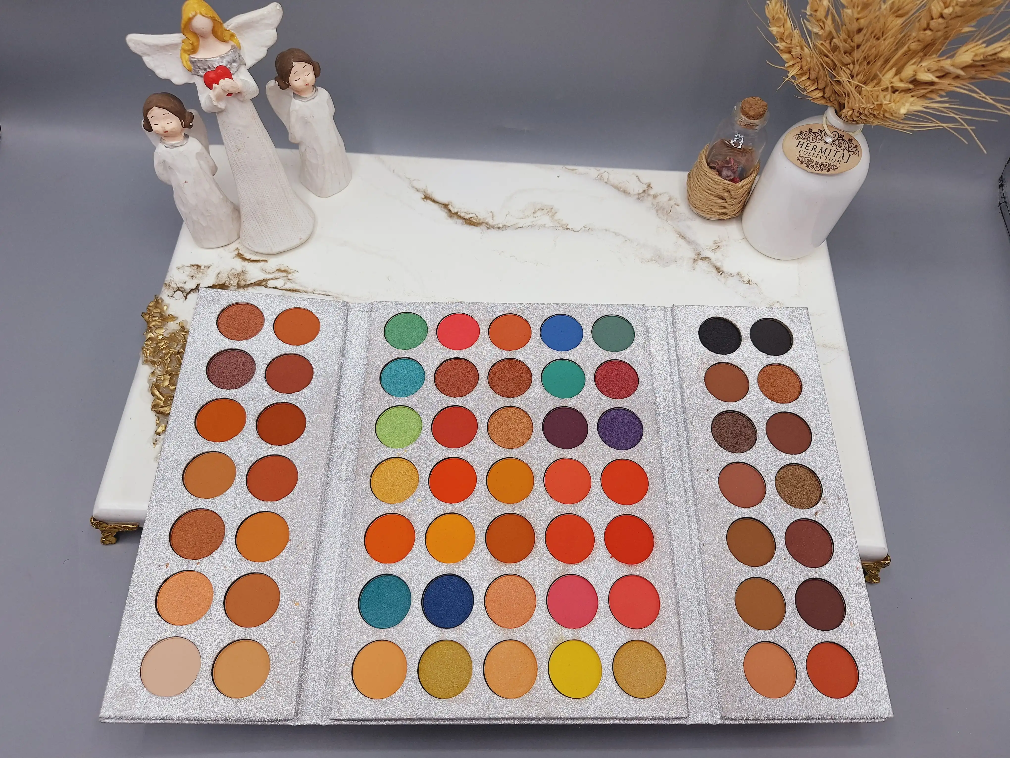 پالت سایه بیوتی گلیتز مدل Gorgeous  فوق العاده شیک و خوش رنگ کد 5668