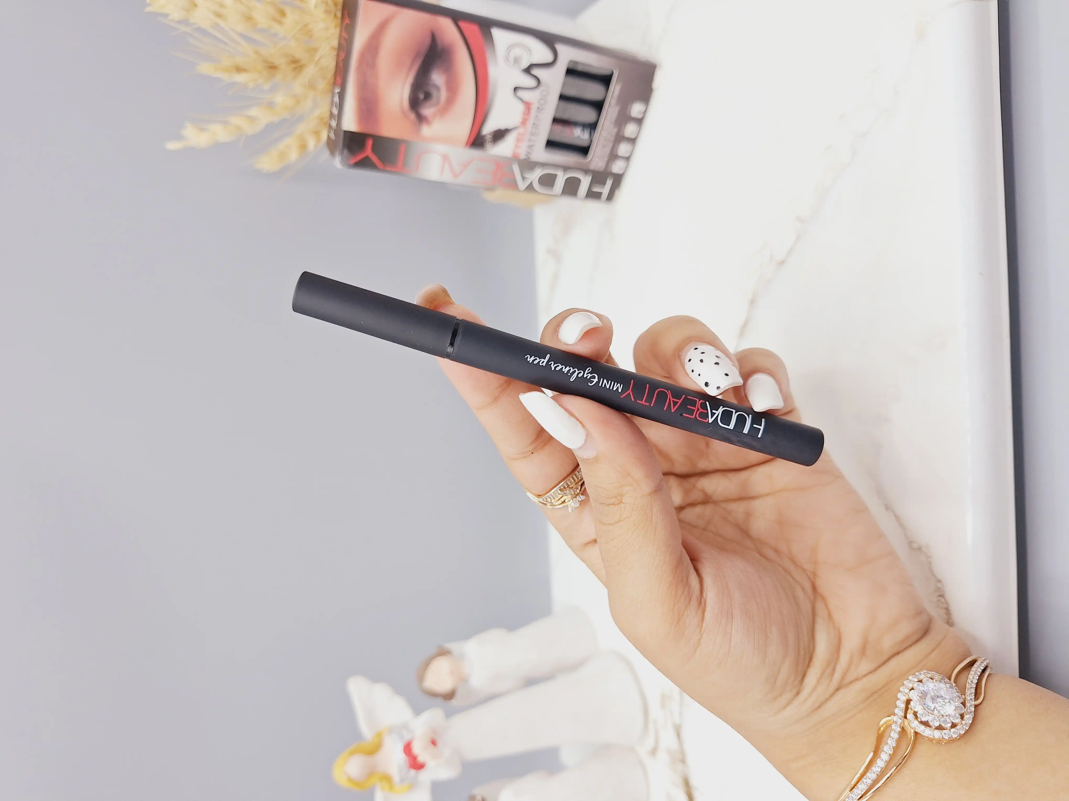 خط چشم ماژیکی برند هدا بیوتی کد 7154