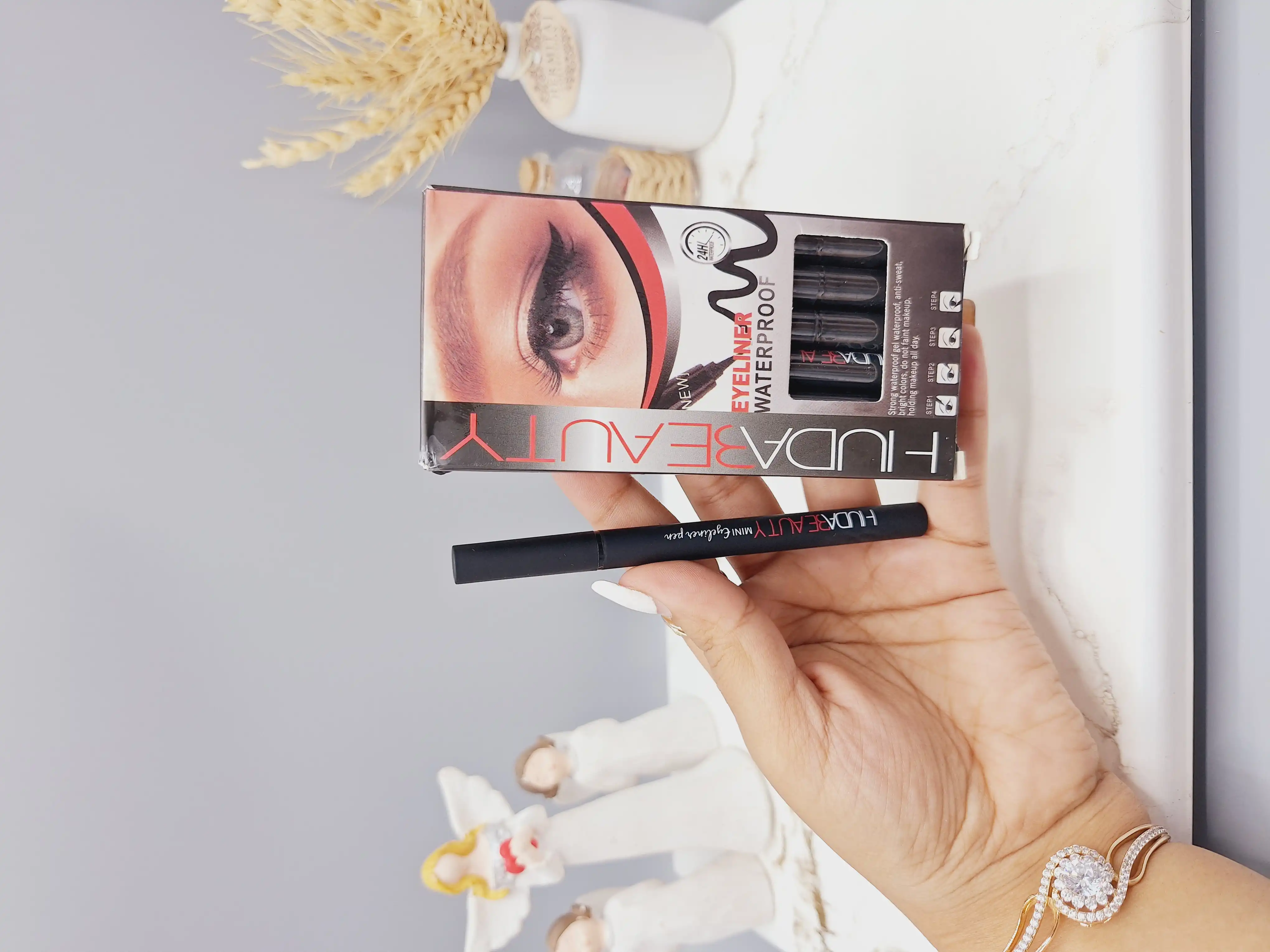 خط چشم ماژیکی برند هدا بیوتی کد 7154