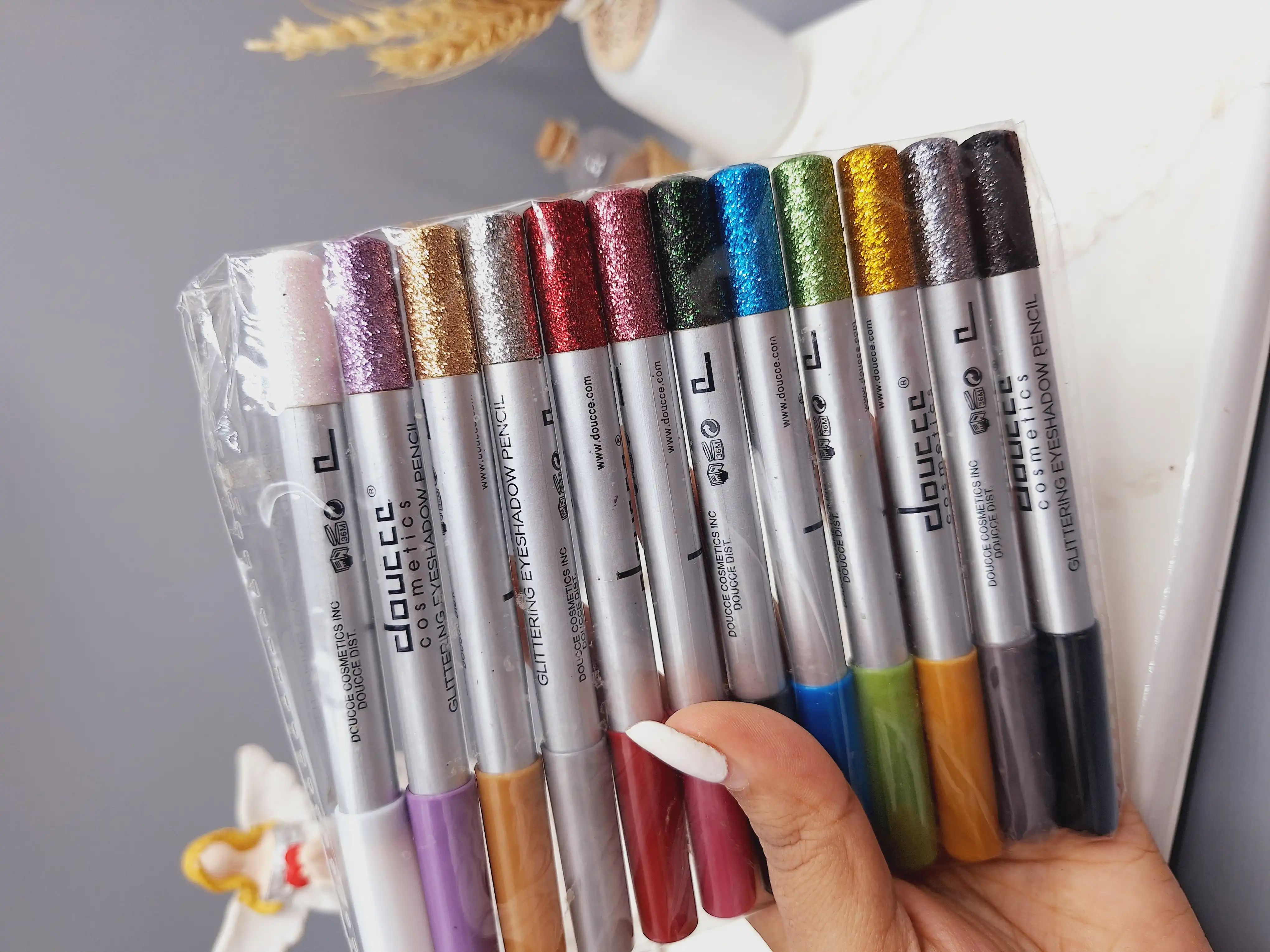 مداد چشم گلیتری دوسه شاین دار