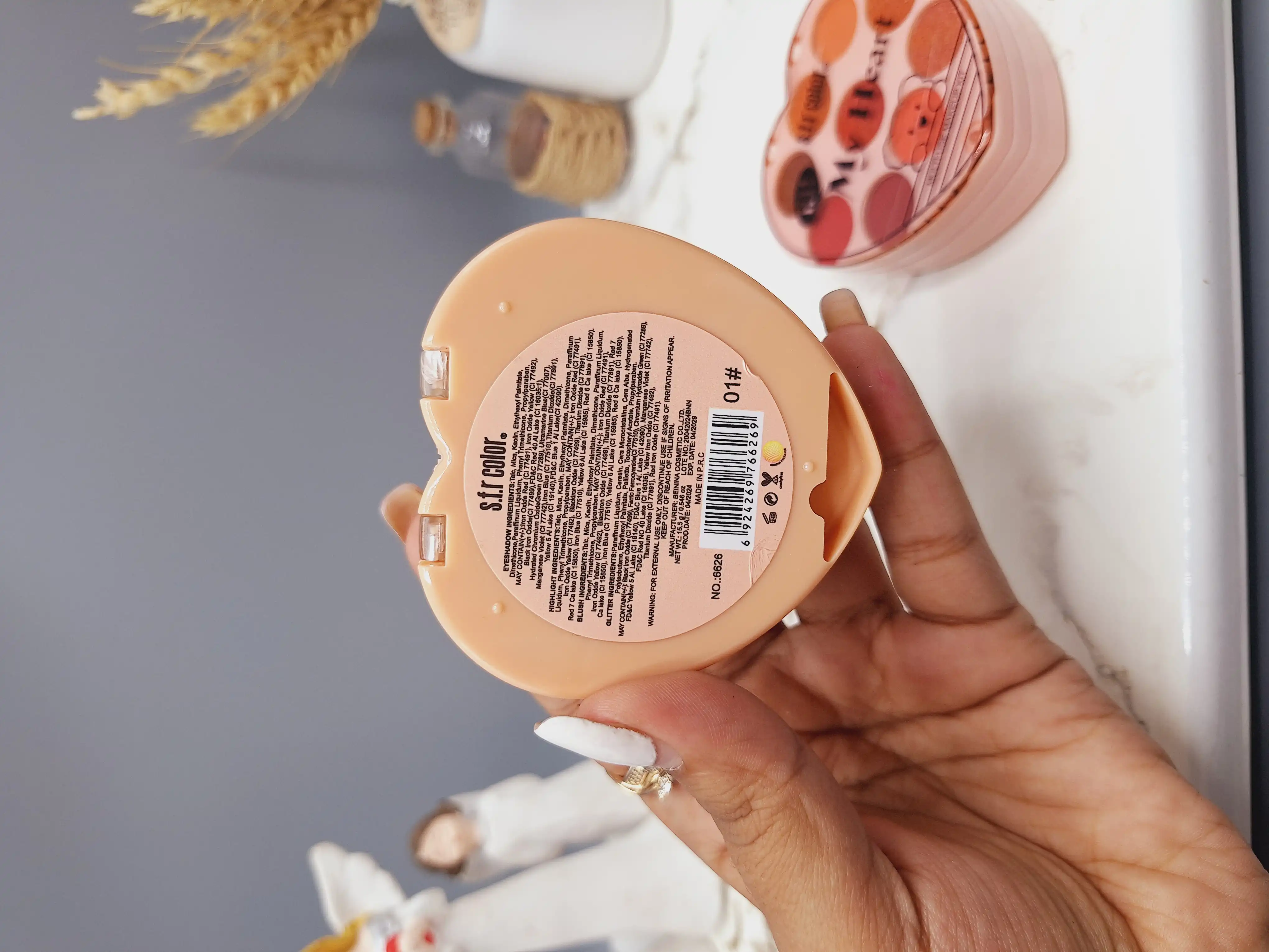 پک هدیه سایه قلبی برند s.f.r color کد 6626