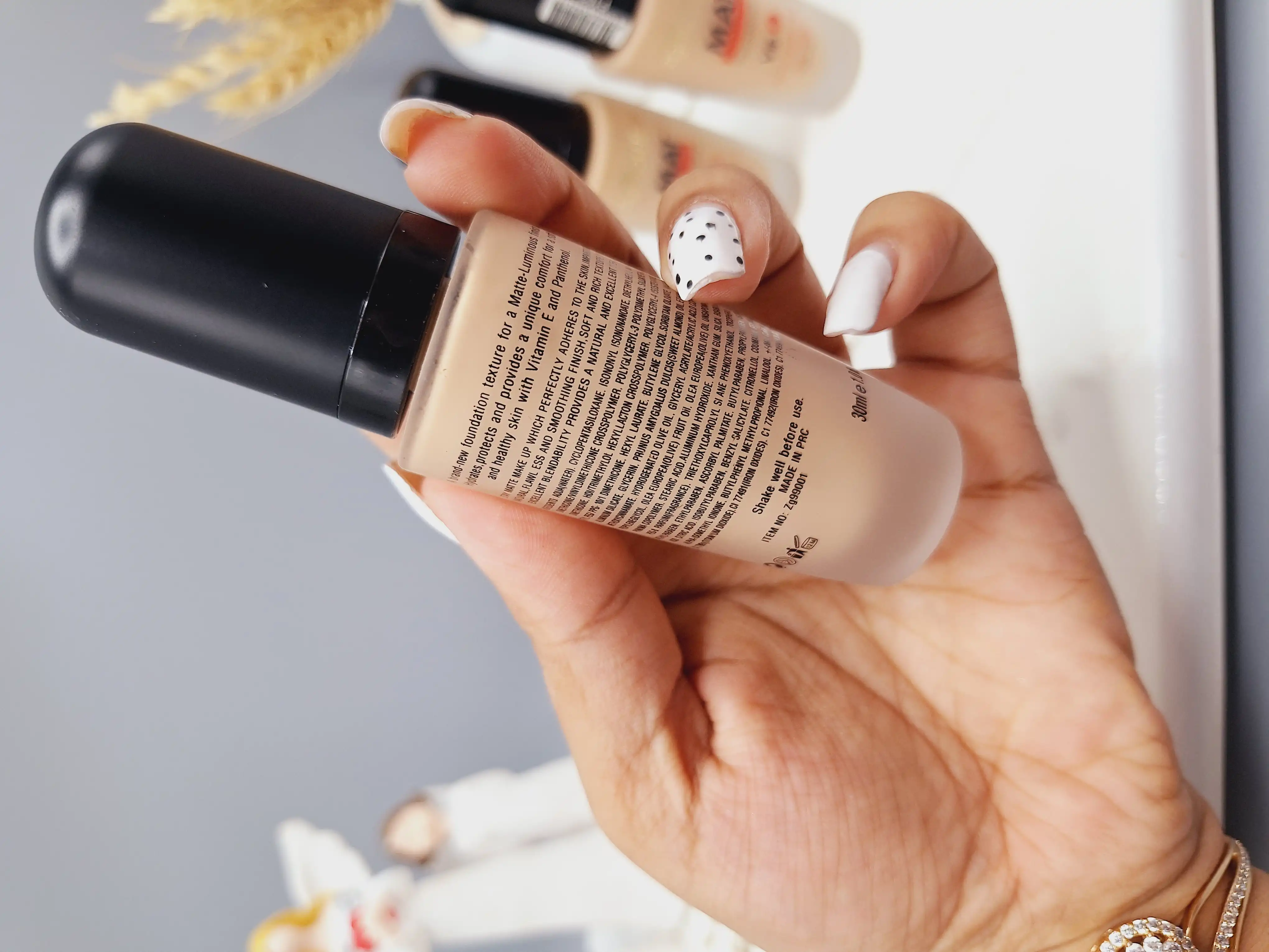 کرم پودر فلورمار مدل مات matt series flormar کد F102