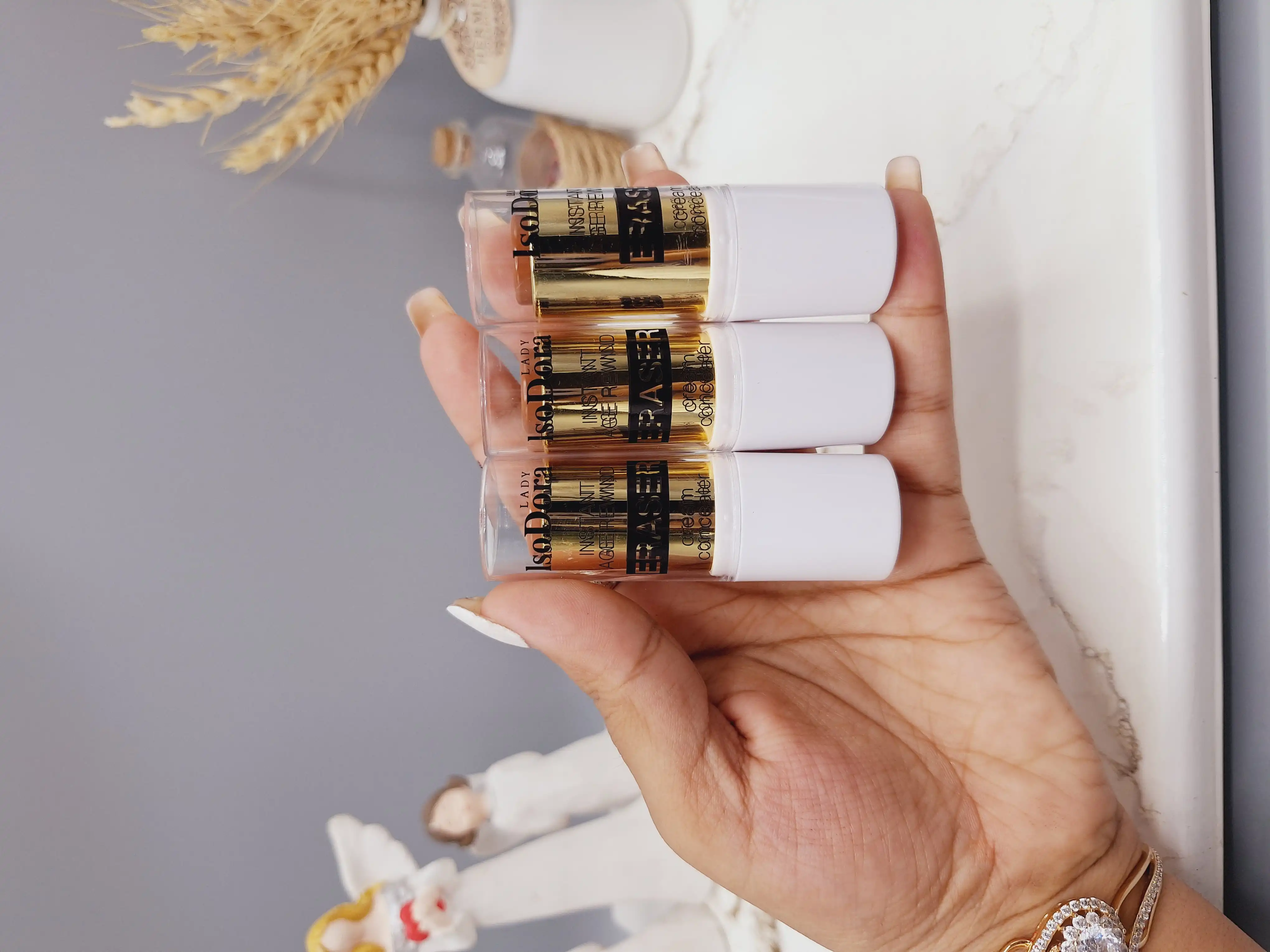 کانتور استیکی کیفیت عالی برند ایزودورا کد A0270