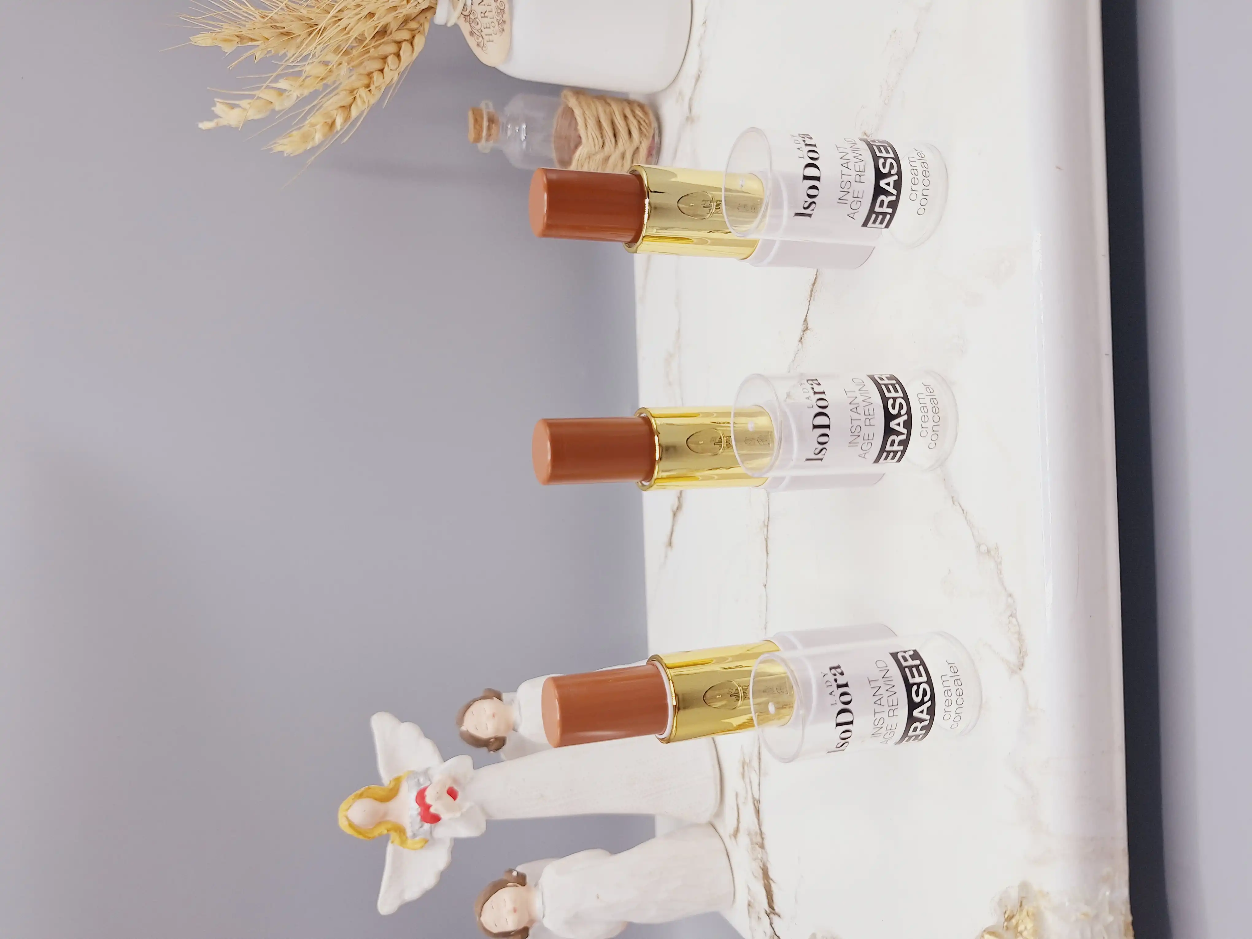 کانتور استیکی کیفیت عالی برند ایزودورا کد A0270