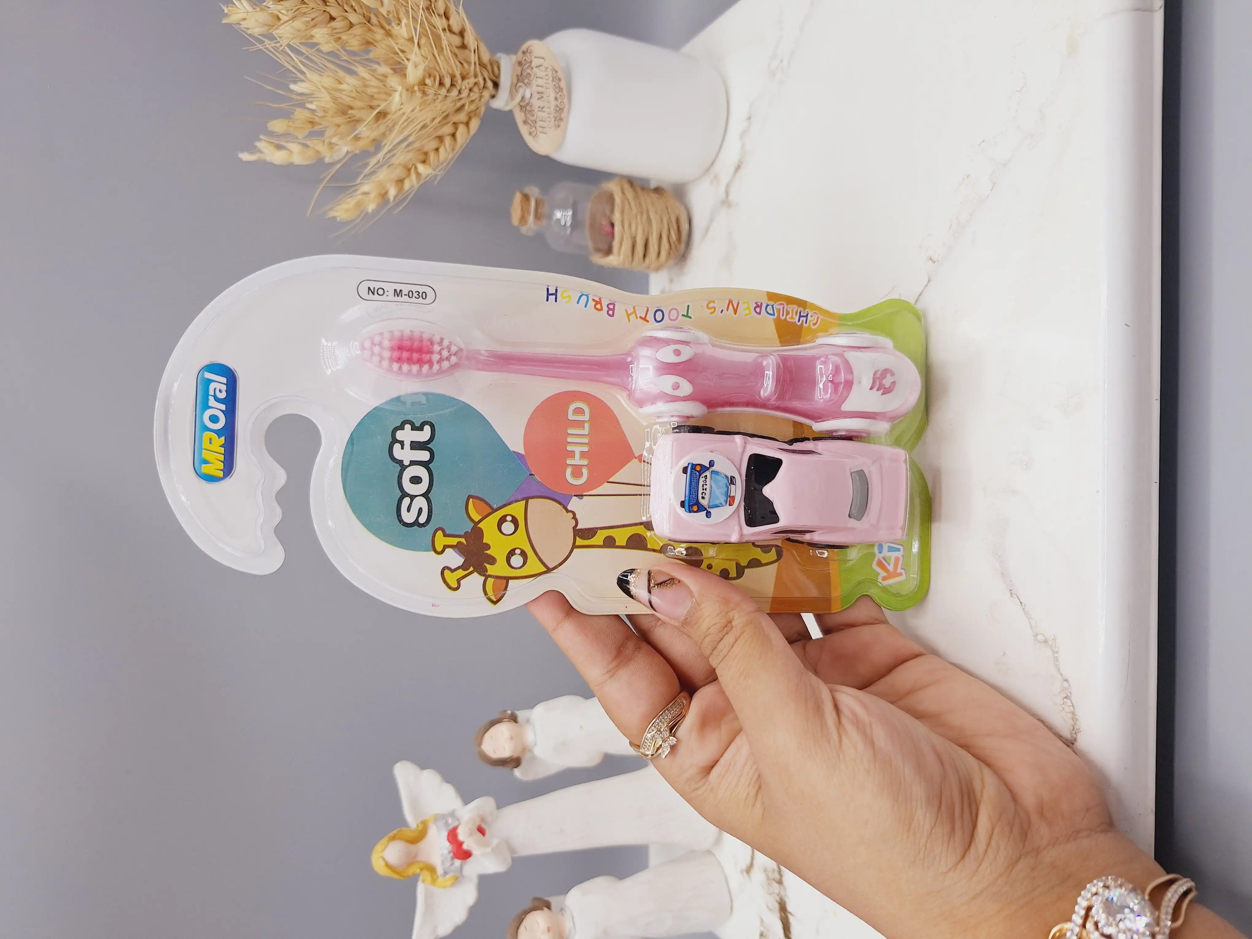 مسواک کودک مستر اورال با برس نرم به همراه ماشین اسباب بازی