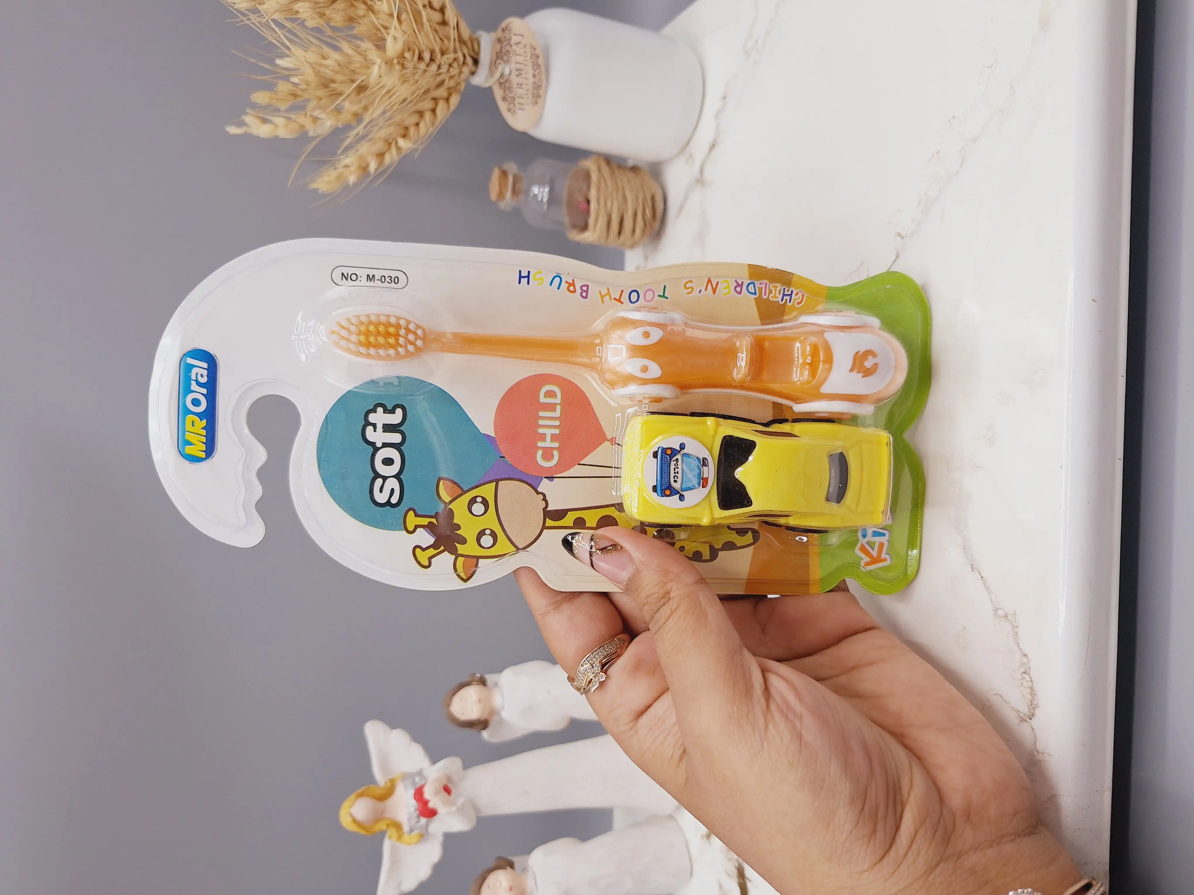 مسواک کودک مستر اورال با برس نرم به همراه ماشین اسباب بازی