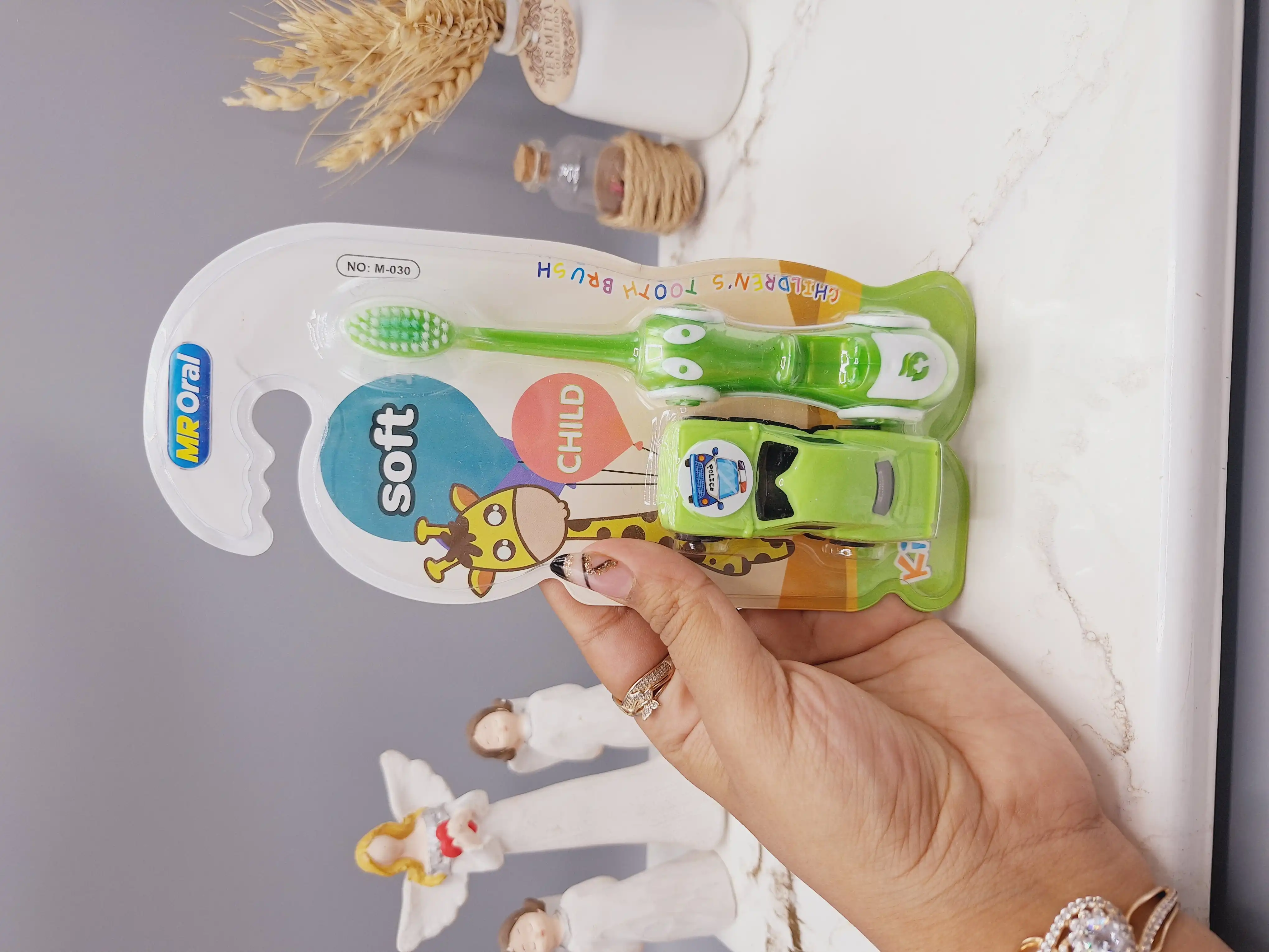 مسواک کودک مستر اورال با برس نرم به همراه ماشین اسباب بازی