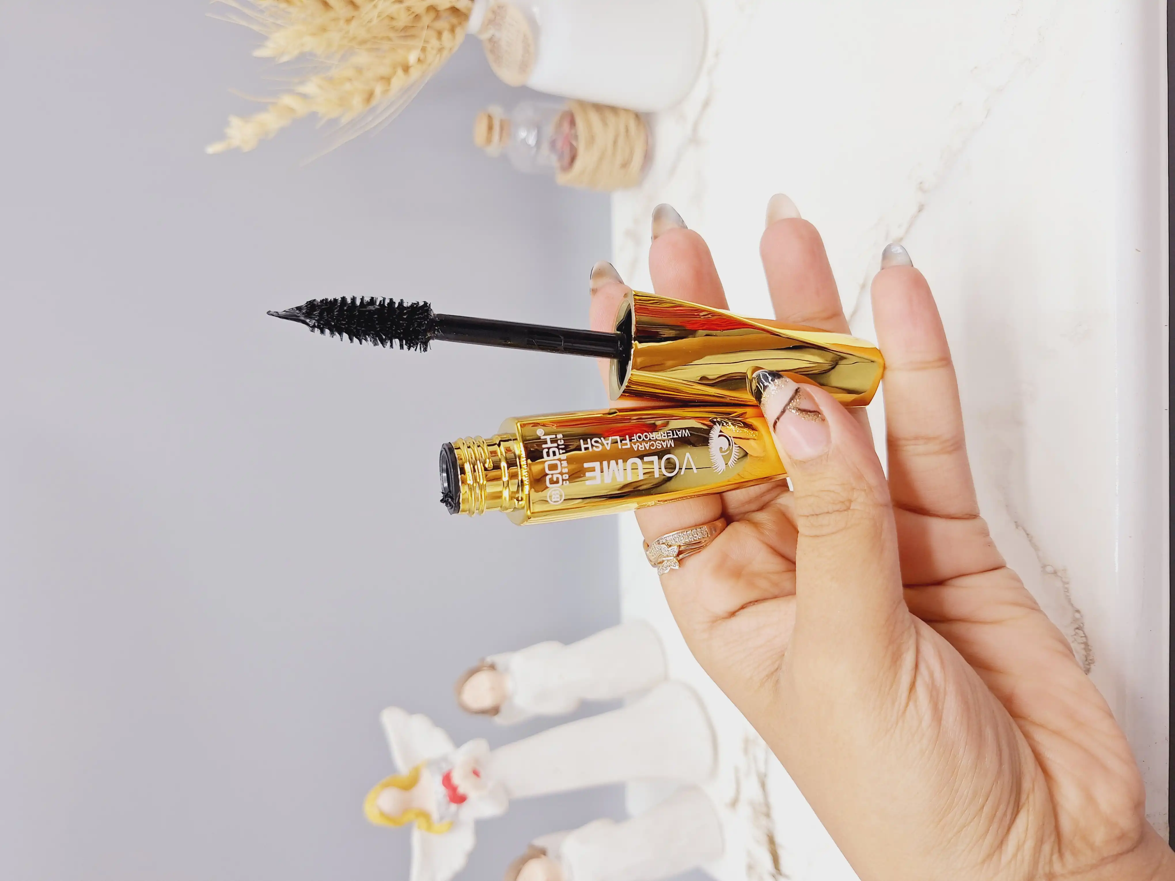 ریمل حجم دهنده و پر پشت کننده GOSH کد M143