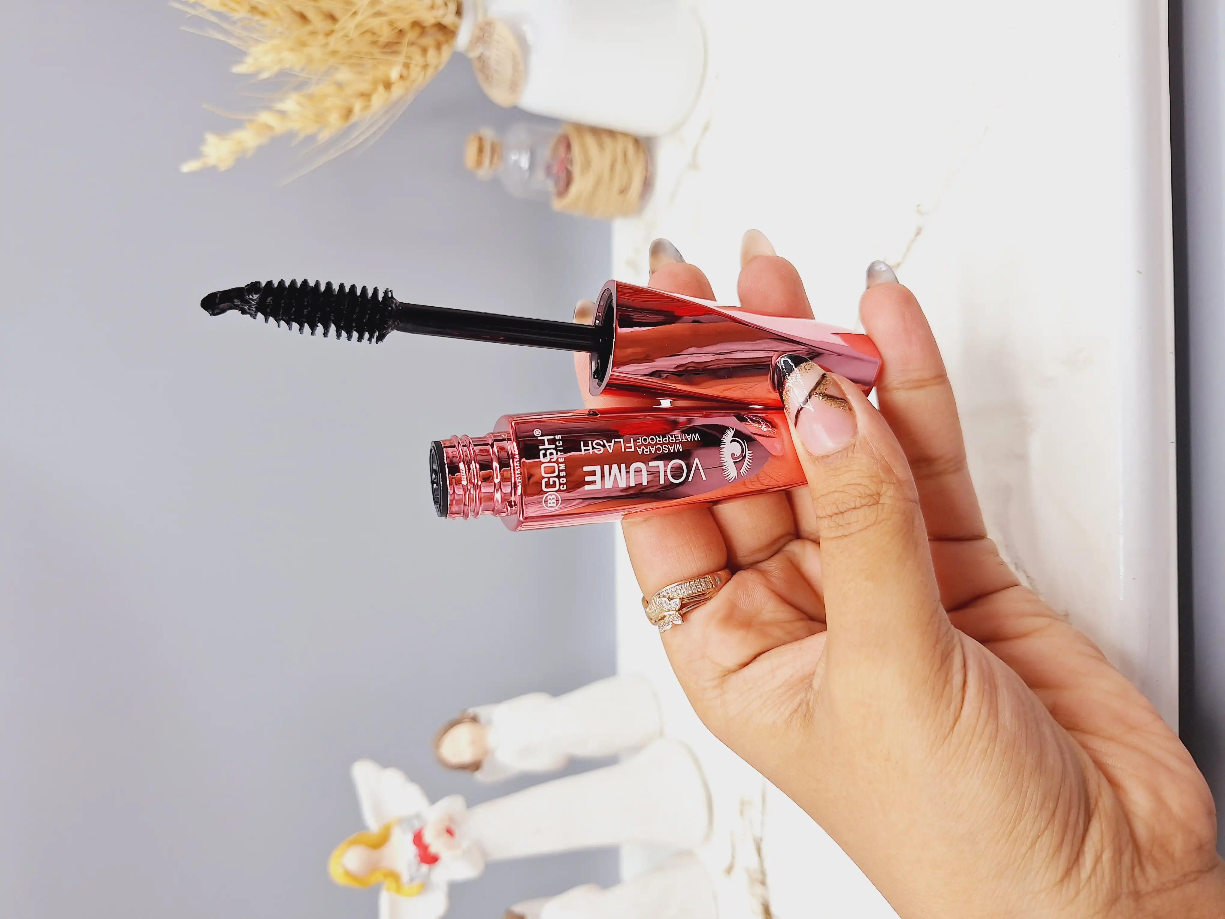 ریمل حجم دهنده و پر پشت کننده GOSH کد M143