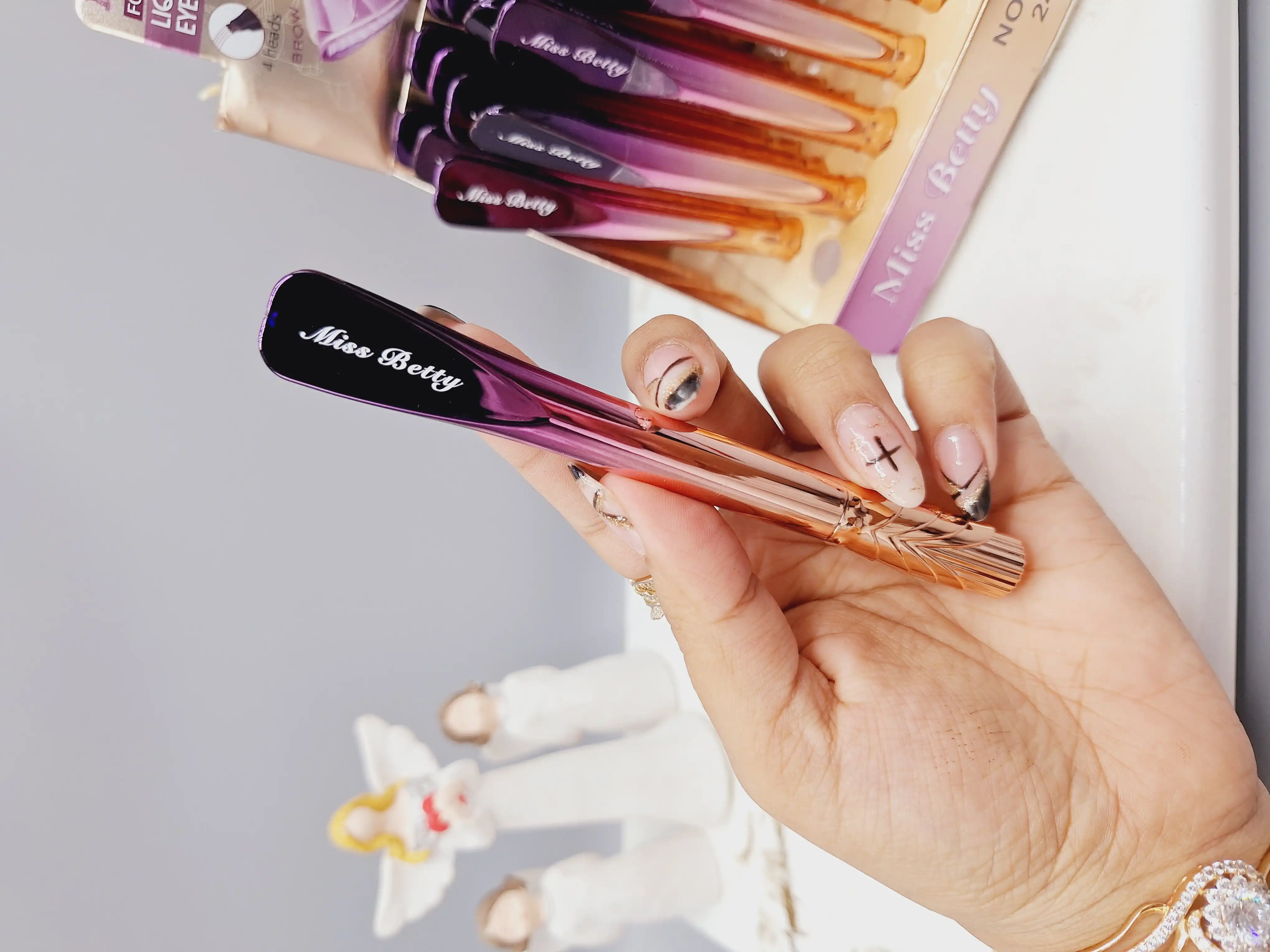 هاشور ابرو 4 خطه و 24 ساعته Miss Betty کد E3724