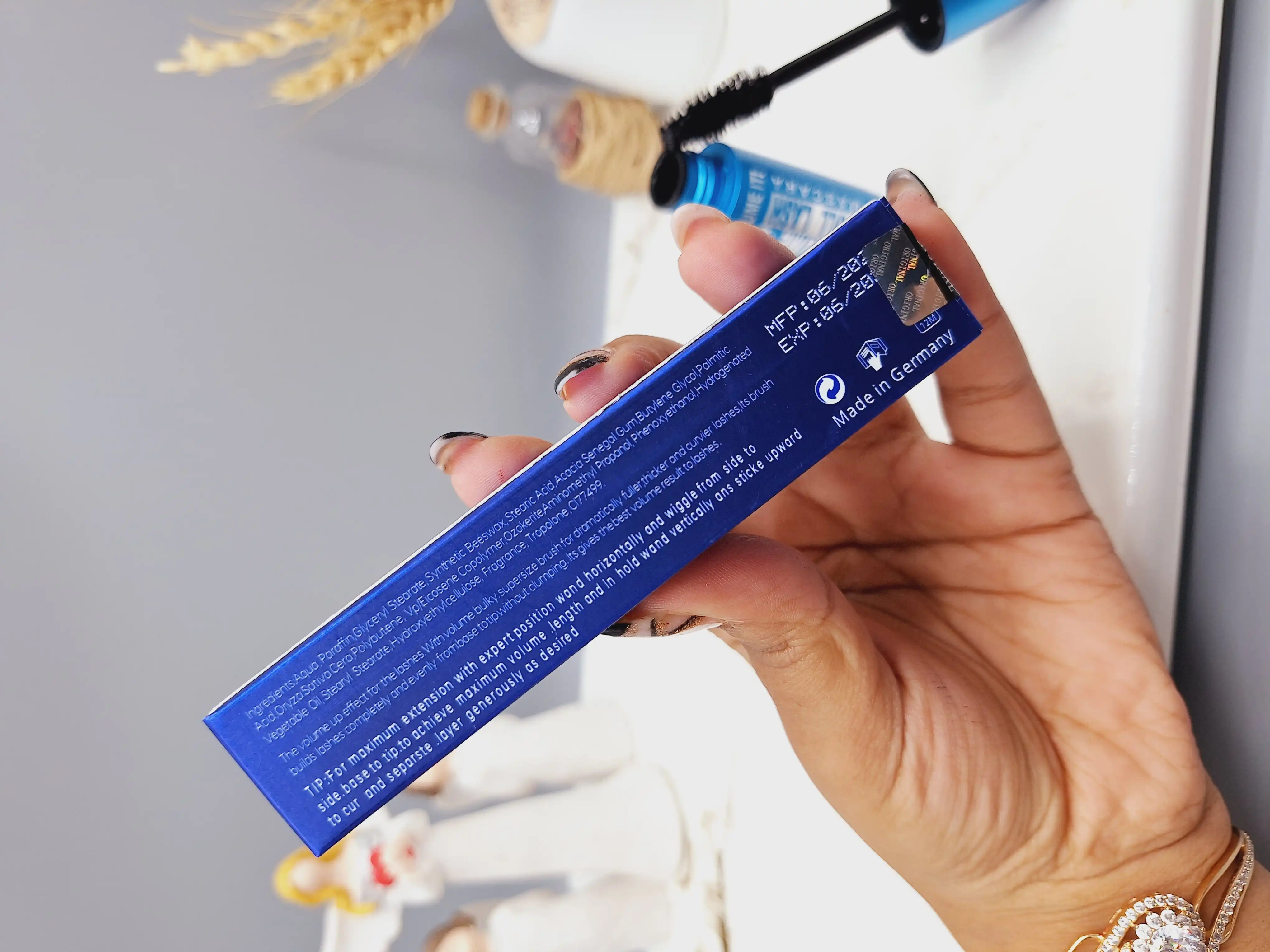 ریمل حجم دهنده بل آبی مدل بیگ لش Big Lash کد 8524