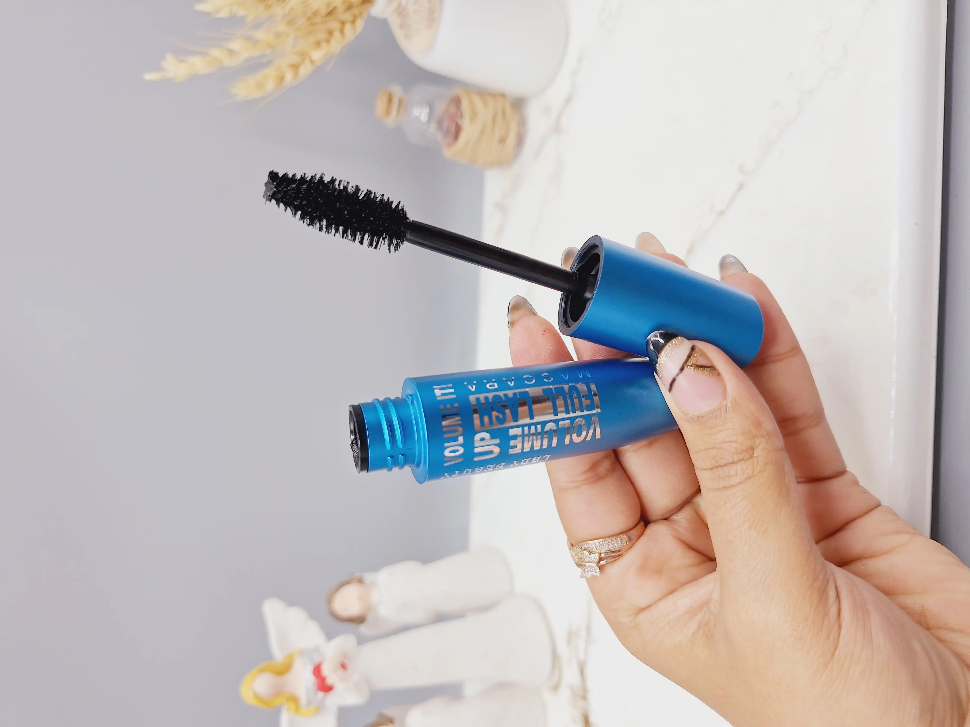 ریمل حجم دهنده بل آبی مدل بیگ لش Big Lash کد 8524