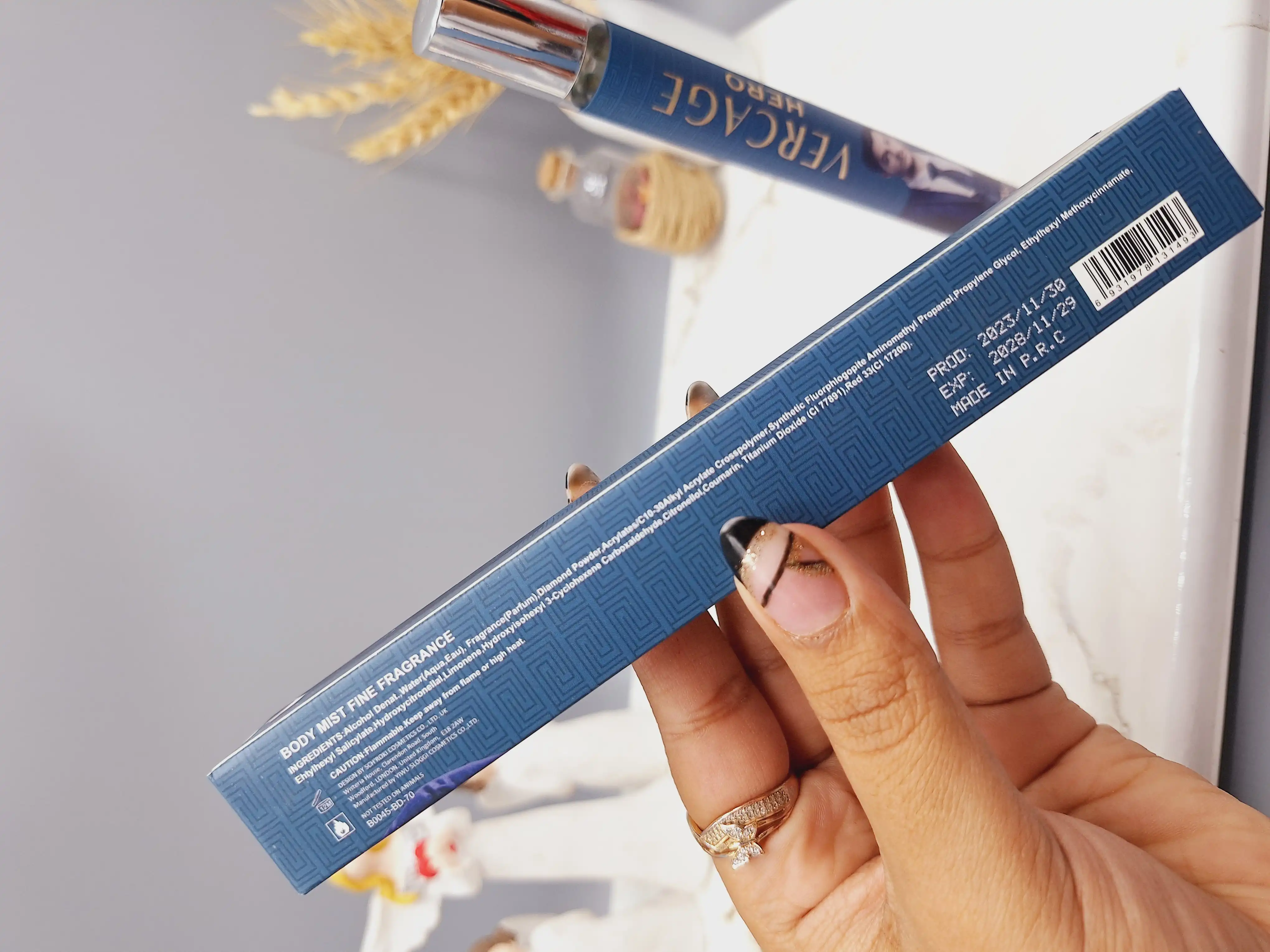 ادکلن مردانه استوانه ای 35 میل VERCAGE کد 1493