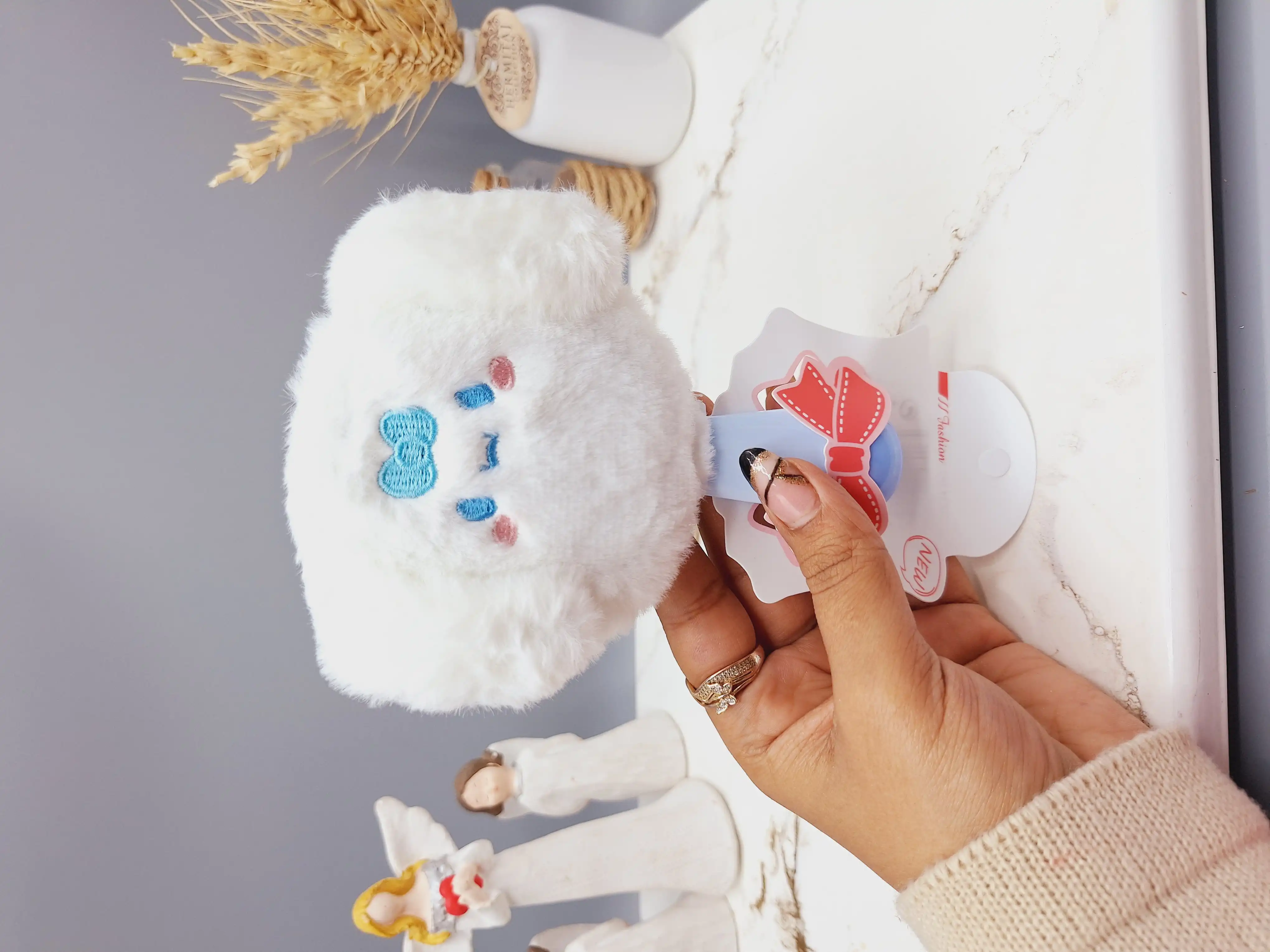 آینه دسته دار پشمالو و فانتزی