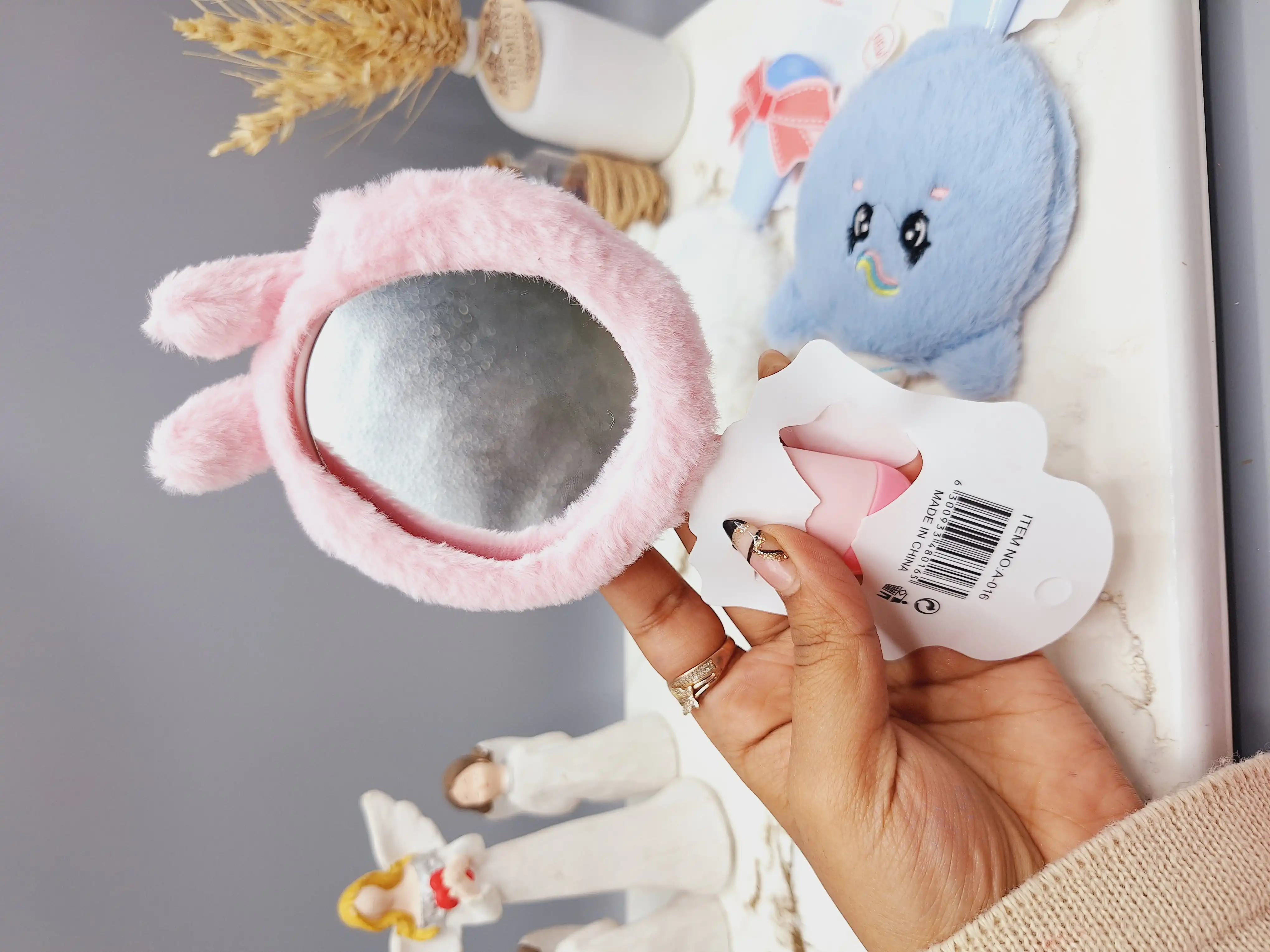 آینه دسته دار پشمالو و فانتزی