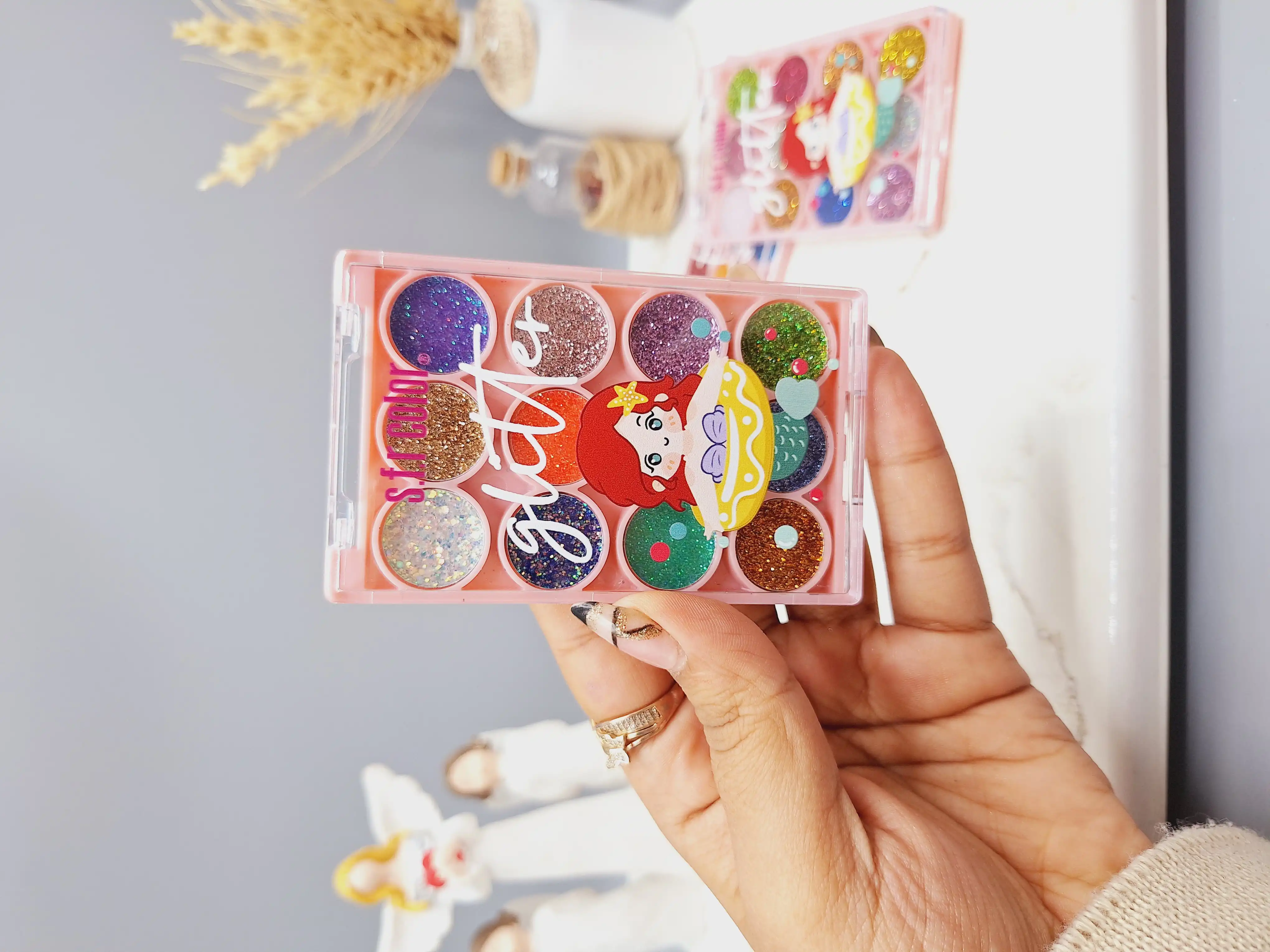 پالت سایه چشم گلیتری زیبا 12 تایی طرح پری کد 8087