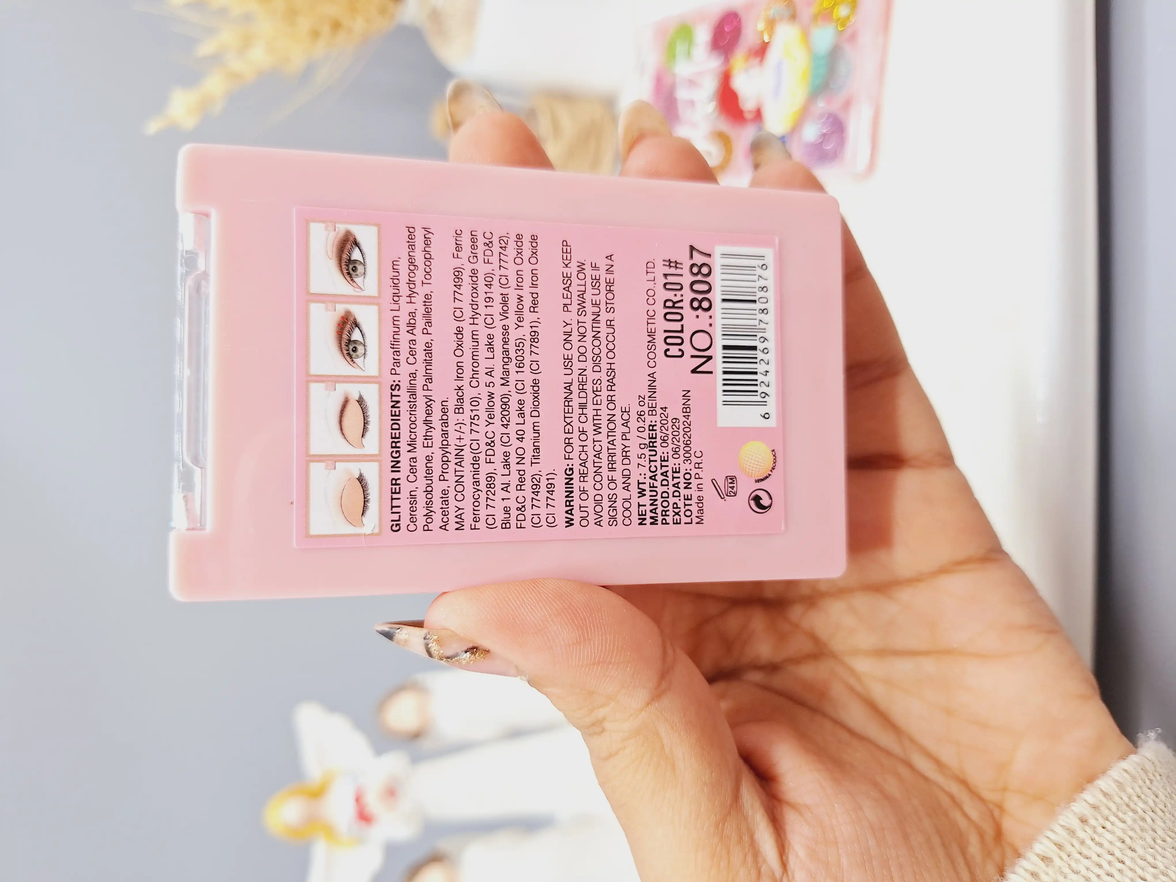 پالت سایه چشم گلیتری زیبا 12 تایی طرح پری کد 8087