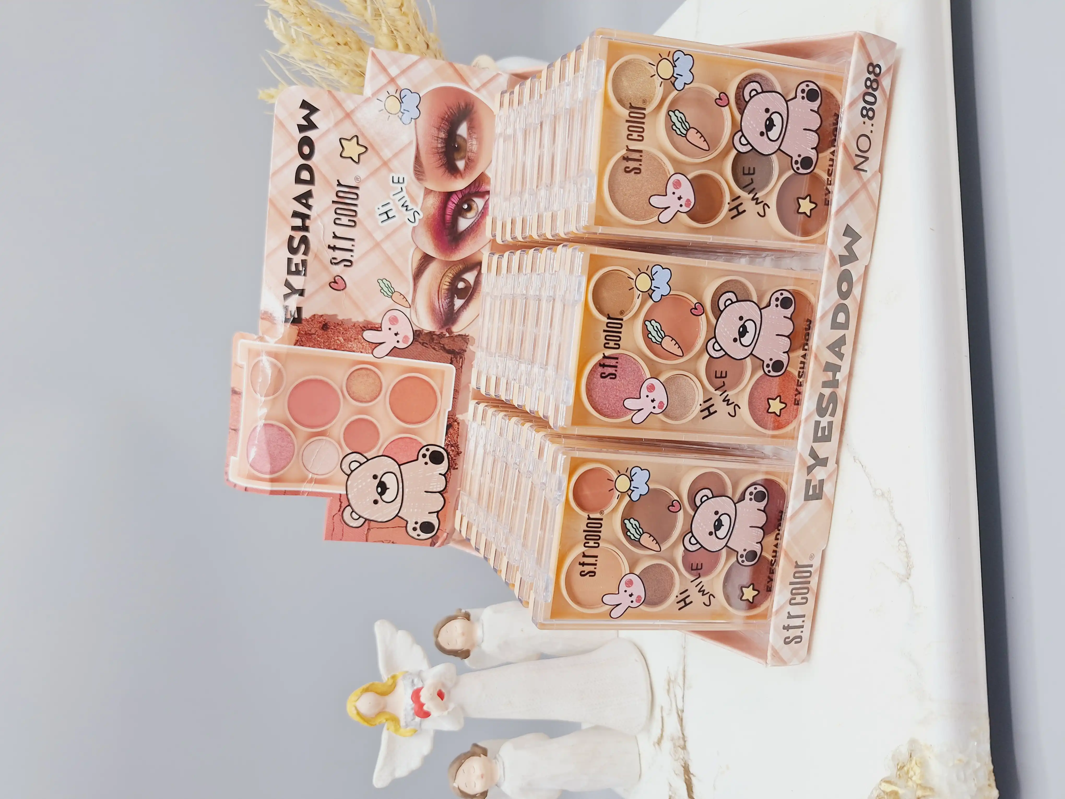 پالت سایه 8 تایی دایره ای طرح خرسی کد 8088