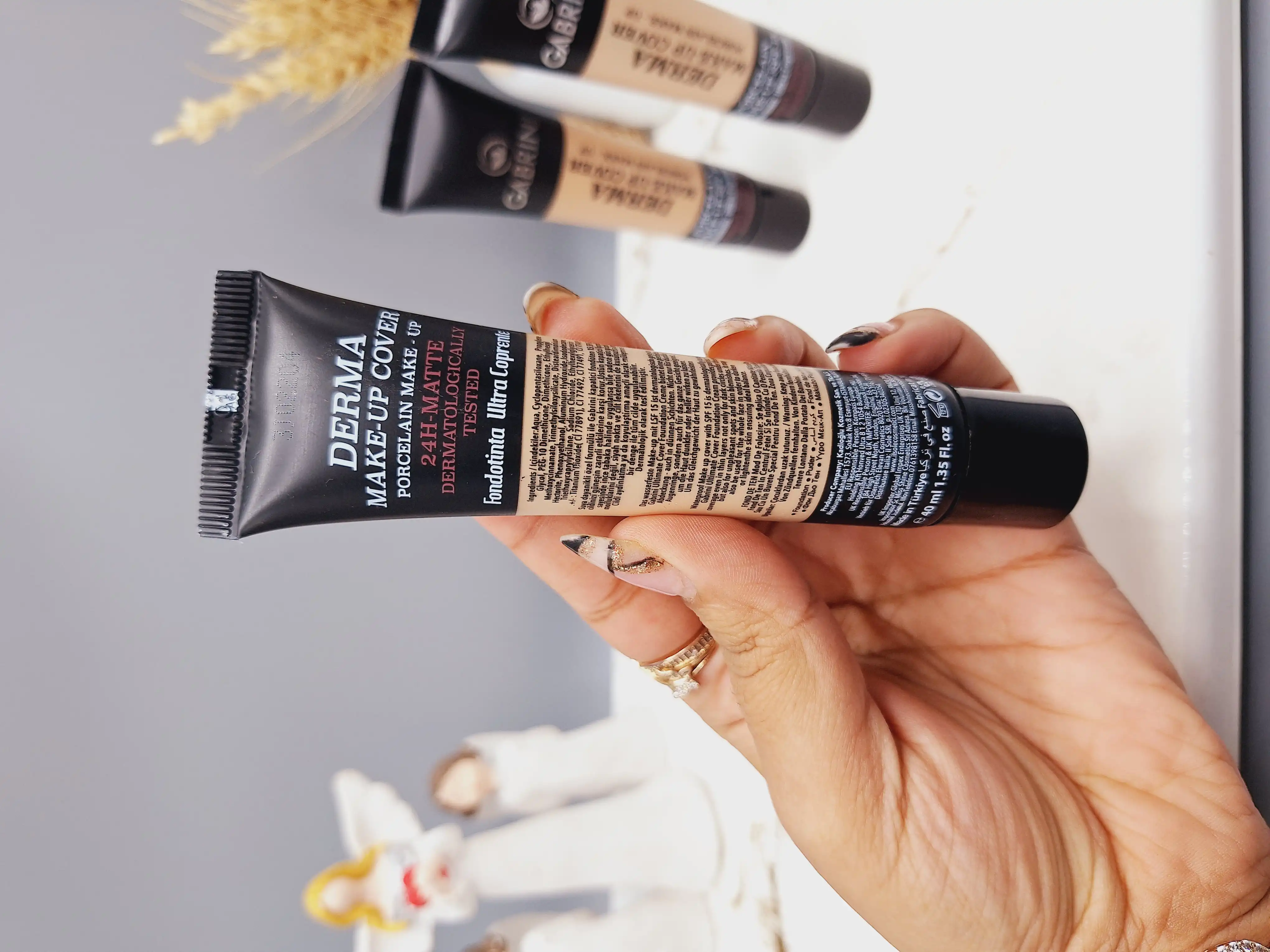 کرم پودر مات 24 ساعته گابرینی حجم 40 میل تیوپی اصل کد 8537