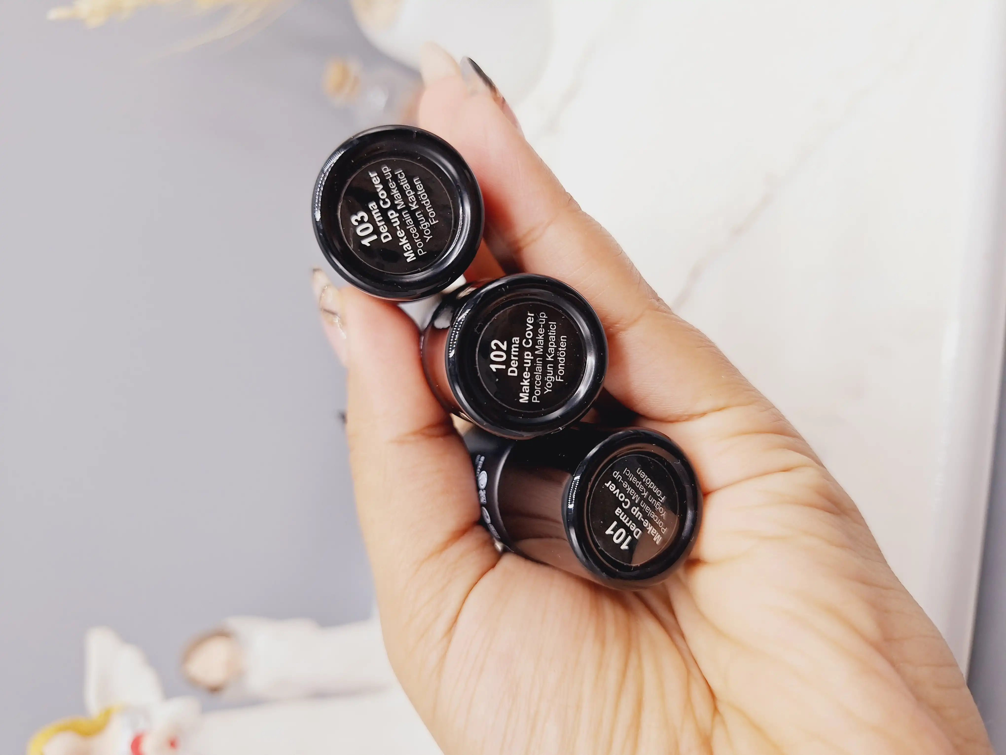 کرم پودر مات 24 ساعته گابرینی حجم 40 میل تیوپی اصل کد 8537