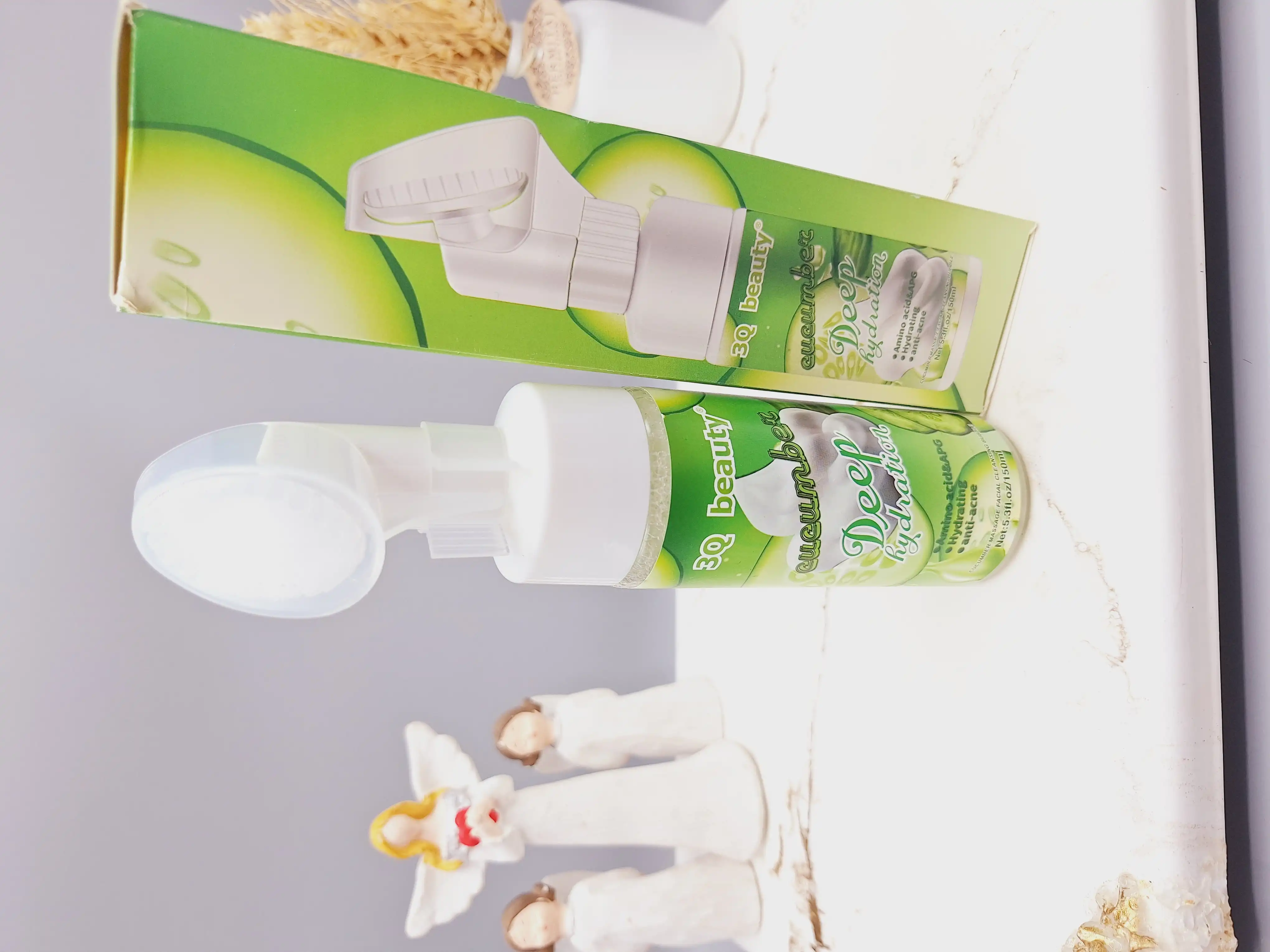 فوم حبابی براش دار خیار با آبرسانی عمیق پوست برند 3Q beauty کد 4168