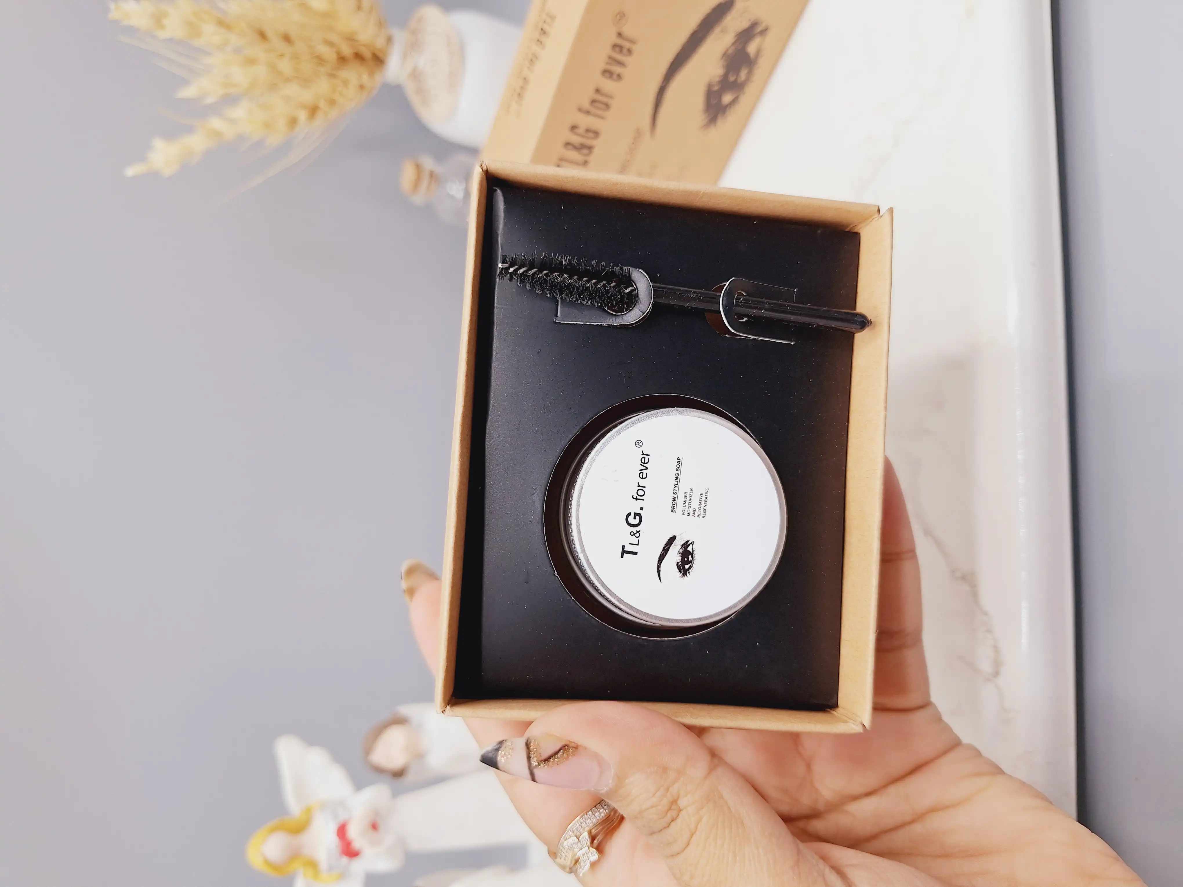 صابون حالت دهنده و ترمیم کننده ابرو برند for ever همراه با برس کد 2829