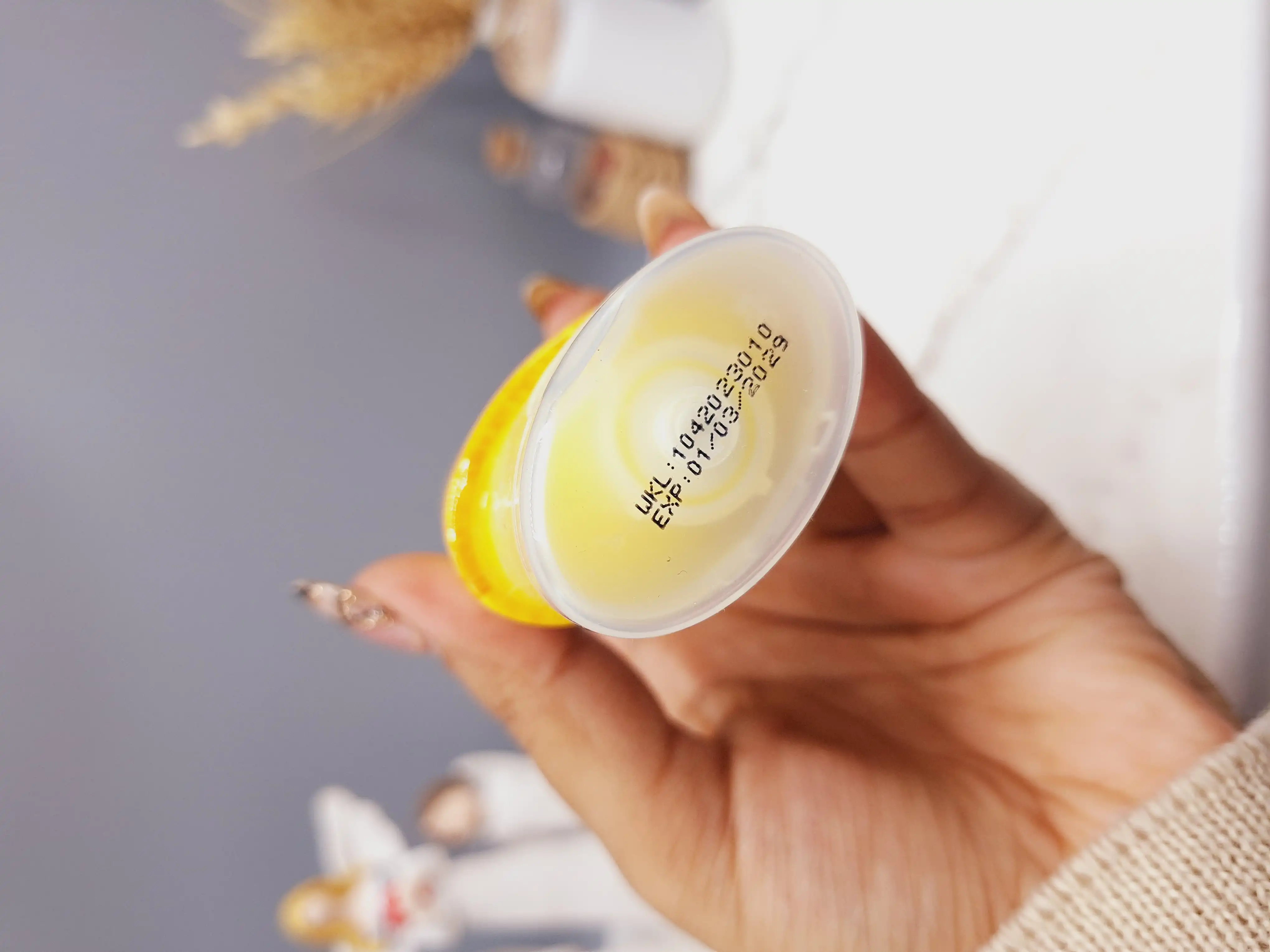 کرم آبرسان قوی دست و صورت رایحه لیمو وکالی 100 میل کد FM038