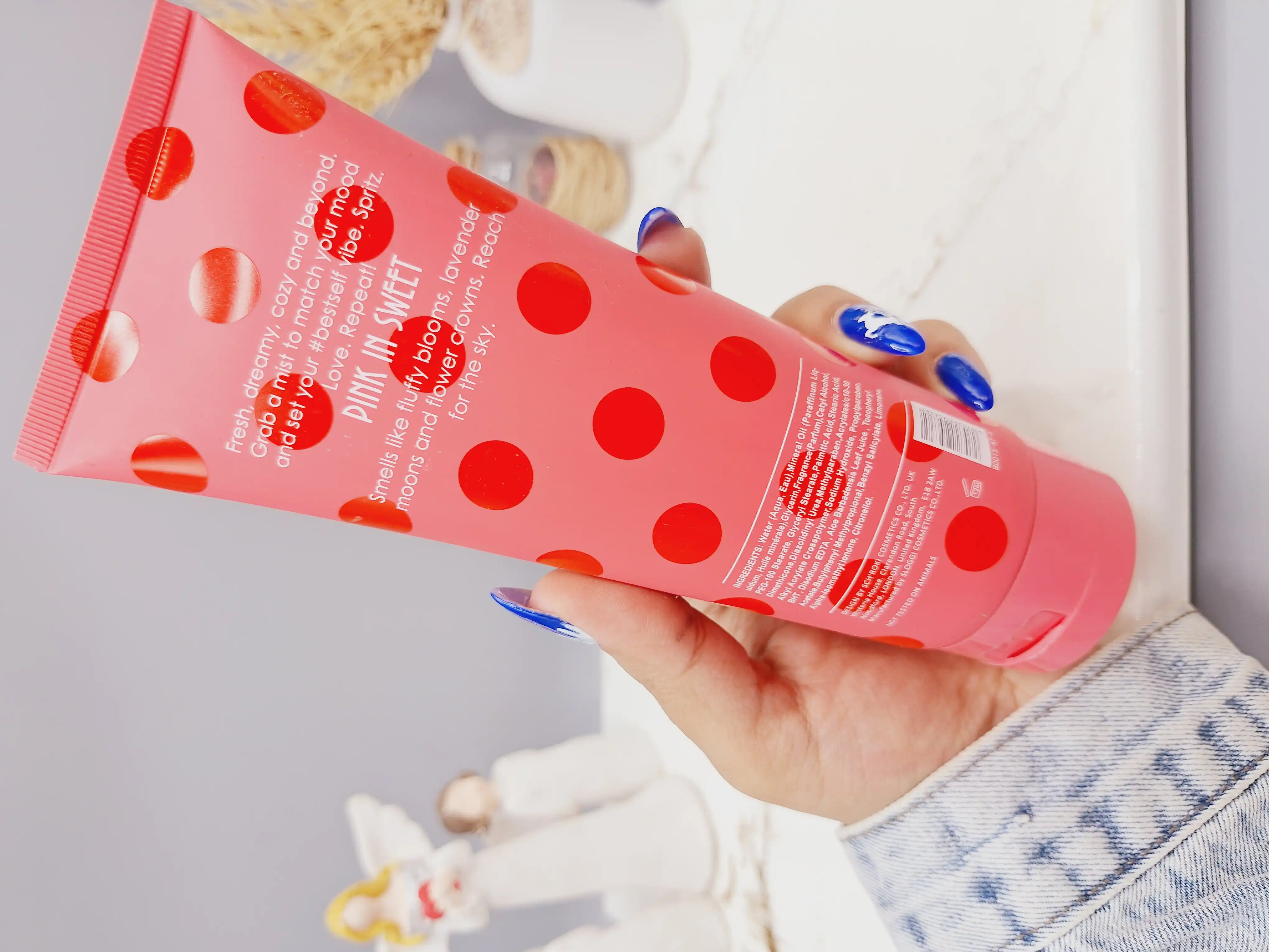 لوسیون عطری خال خالی فوق العاده خوشبو و آبرسان برند PINK IN SWEET حجم 236 گرم مدل Funny &amp; Relaxing کد 6382