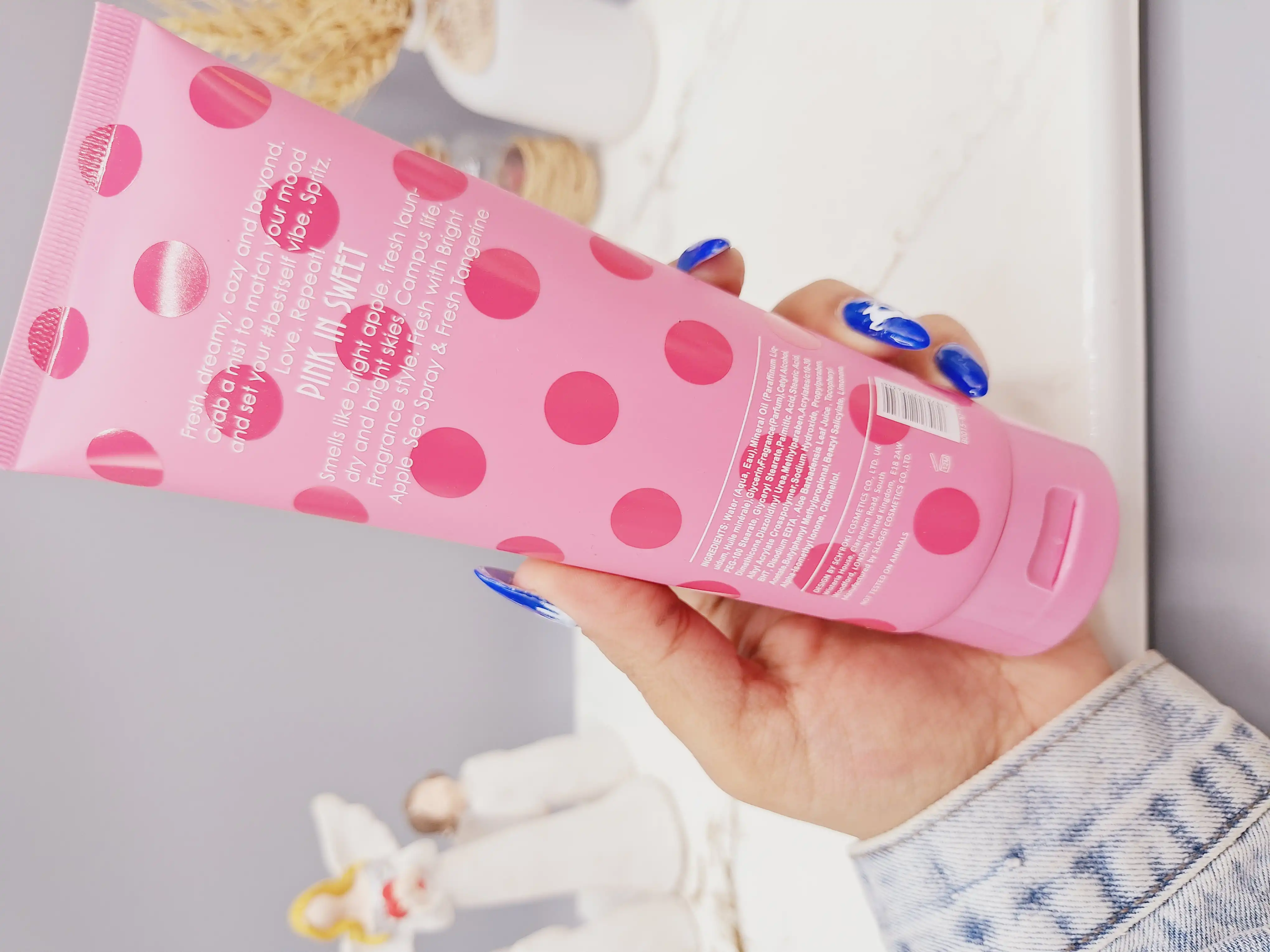 لوسیون عطری خال خالی فوق العاده خوشبو و آبرسان برند PINK IN SWEET حجم 236 گرم مدل Clear &amp; Nature کد 6344