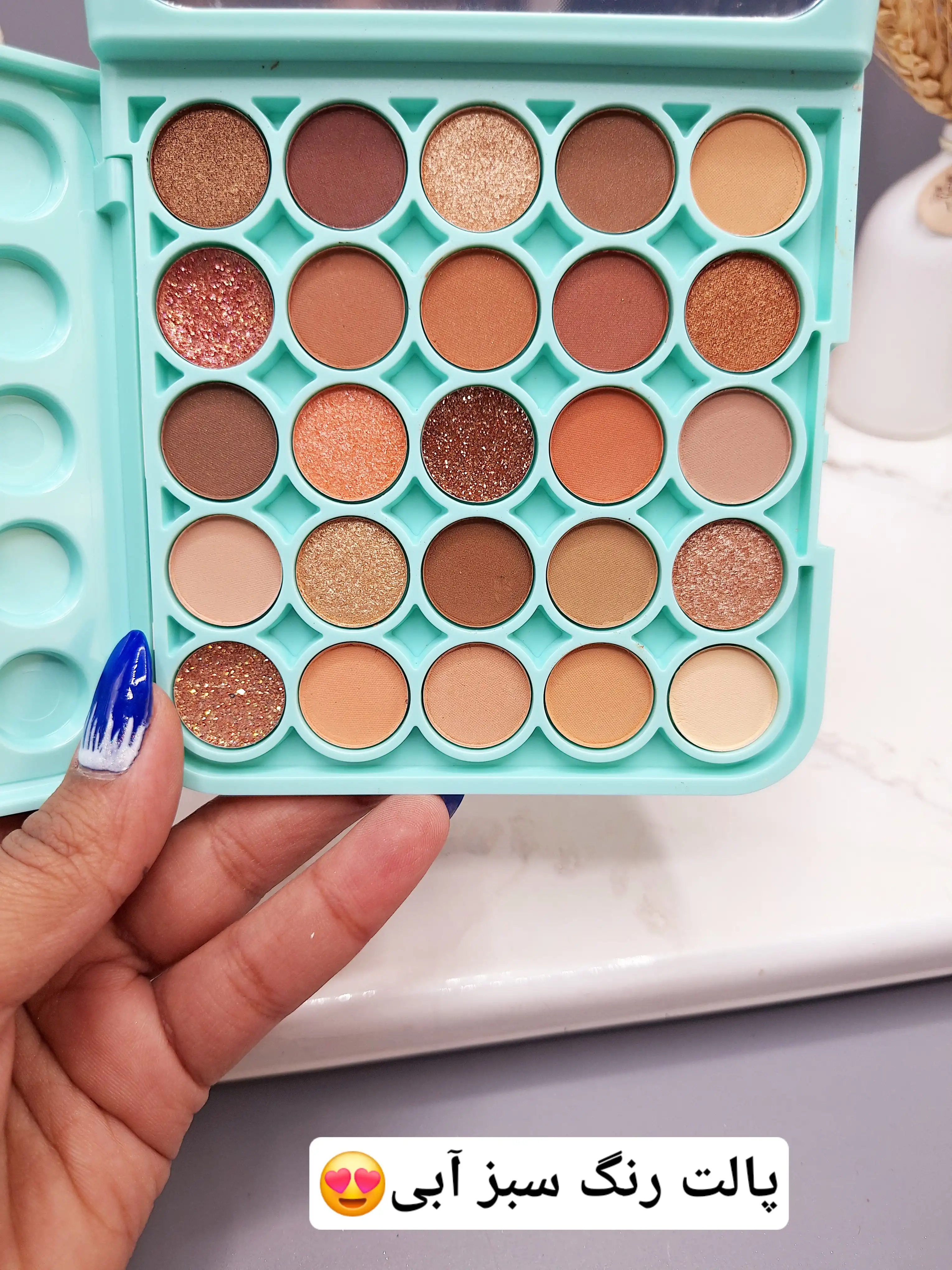 پالت سایه چشم مدل ماشین حساب برند Bigger