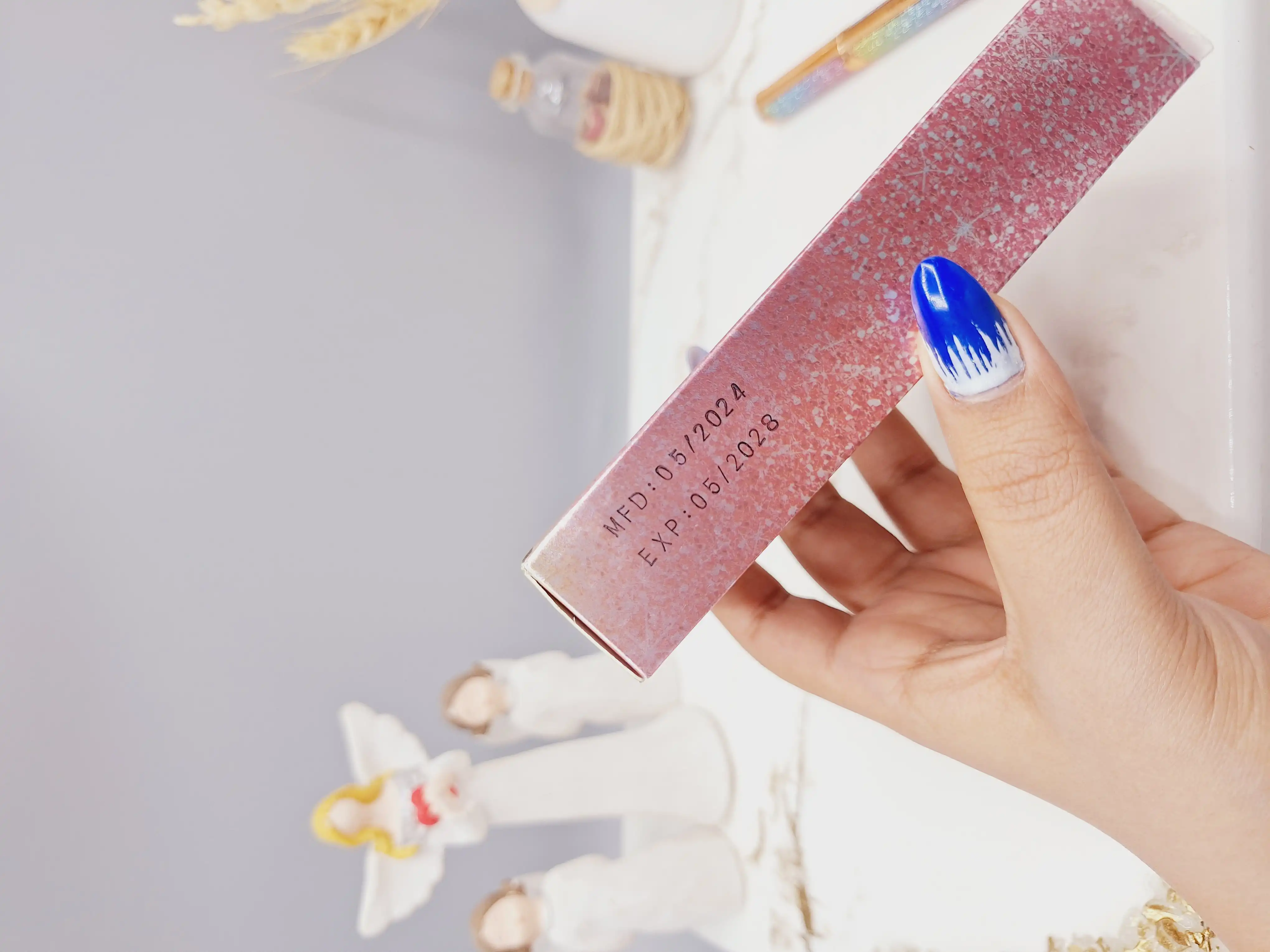 خط چشم ماژیکی بدنه گلیتری برند ویولت