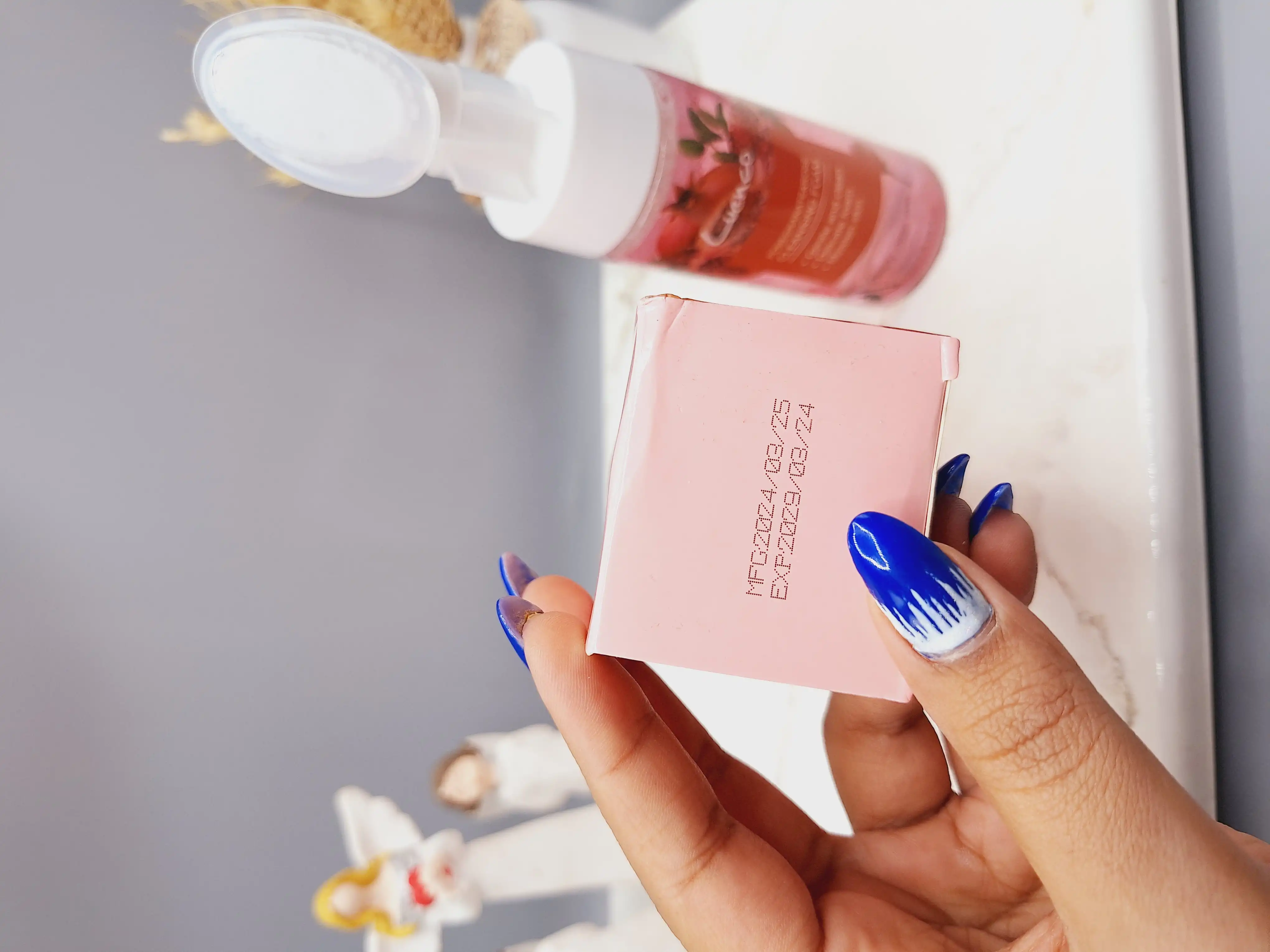 فوم شستشو براش دار مدل انار برند Luenco کد YS2307-8