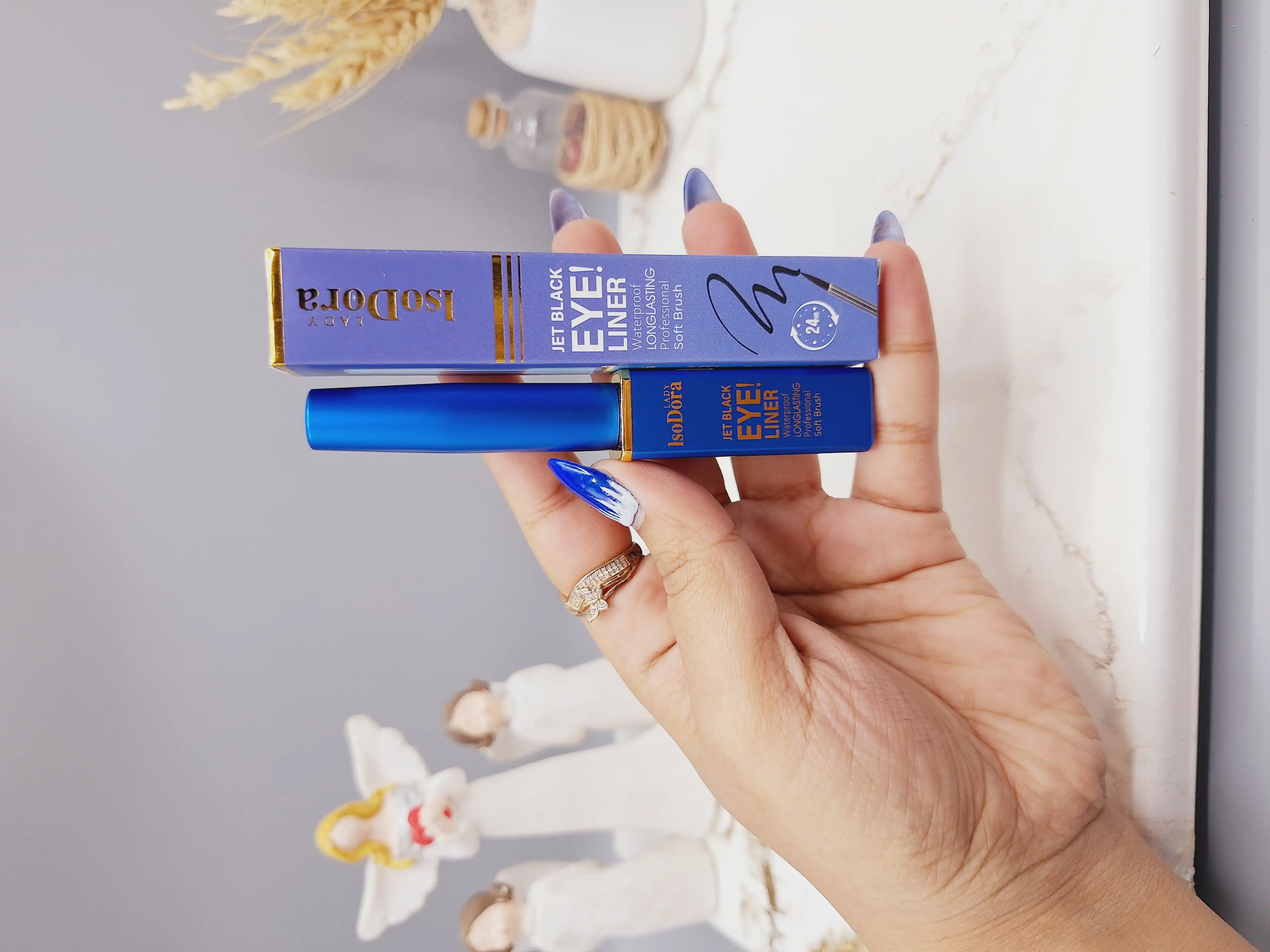 خط چشم ماژیکی رنگ مشکی برند Isodora کد 353