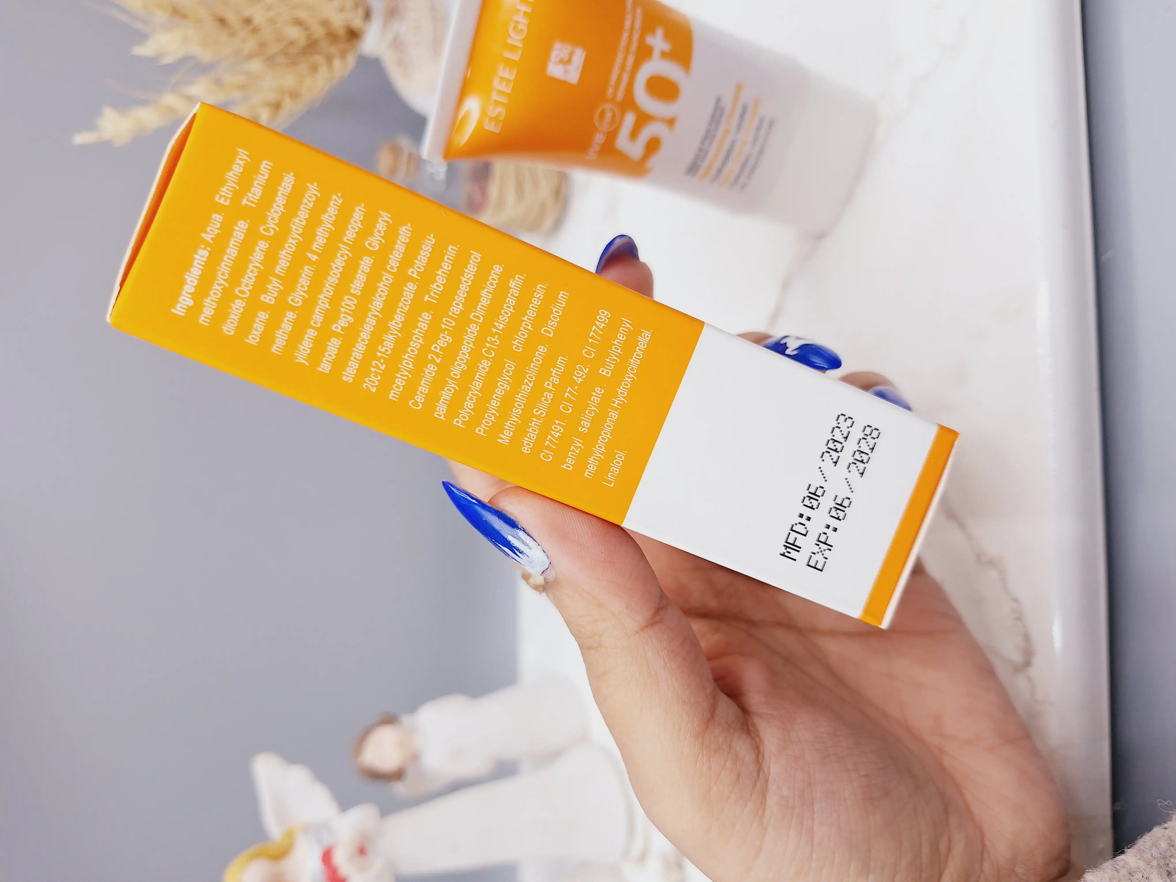 ضد آفتاب استی لایت رنگی SPF 50 غنی شده با آلوئه ورا کد 86117