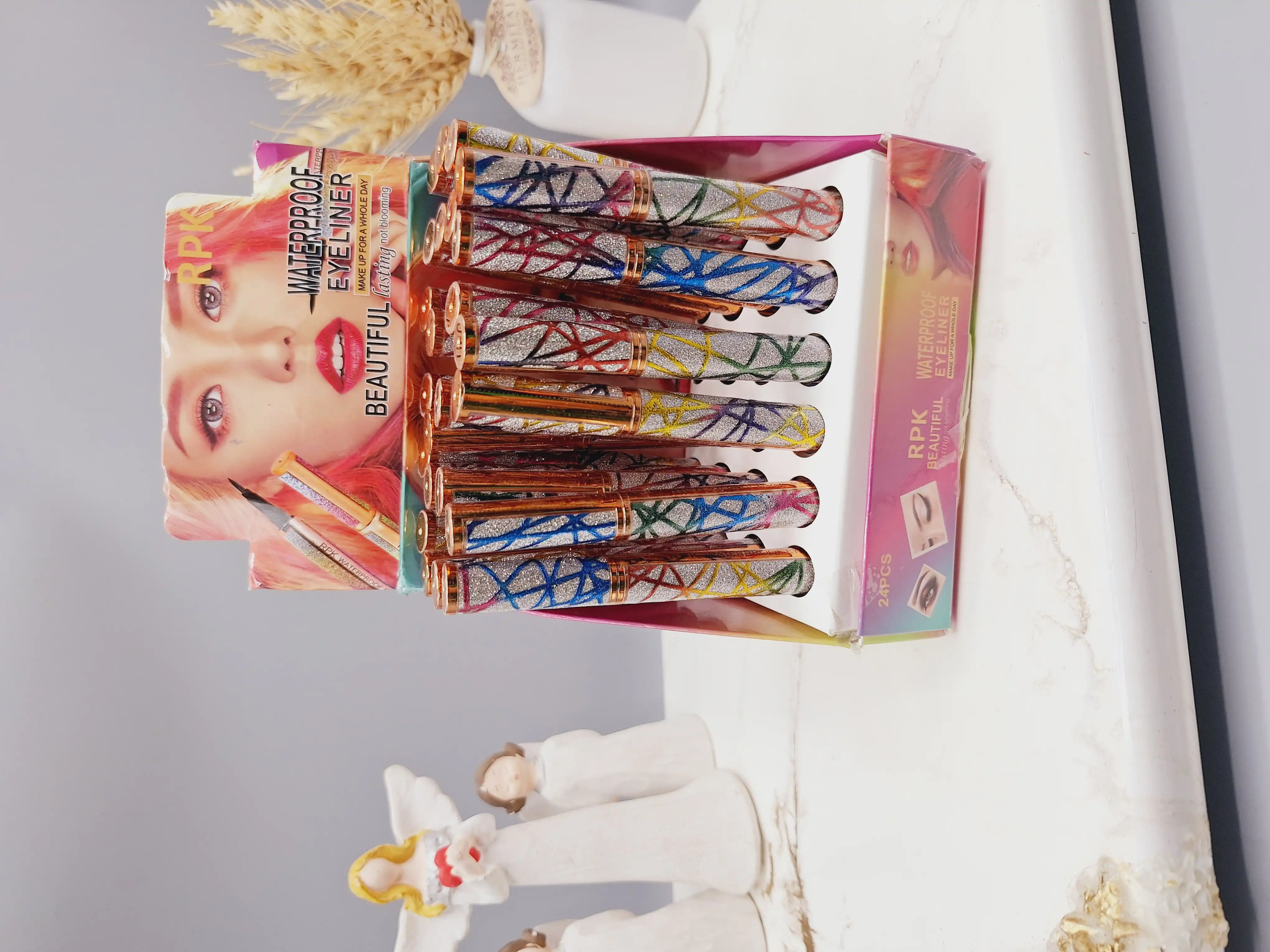 خط چشم ضد آب بدنه گلیتر رنگی رنگی برند RPK کد 0172