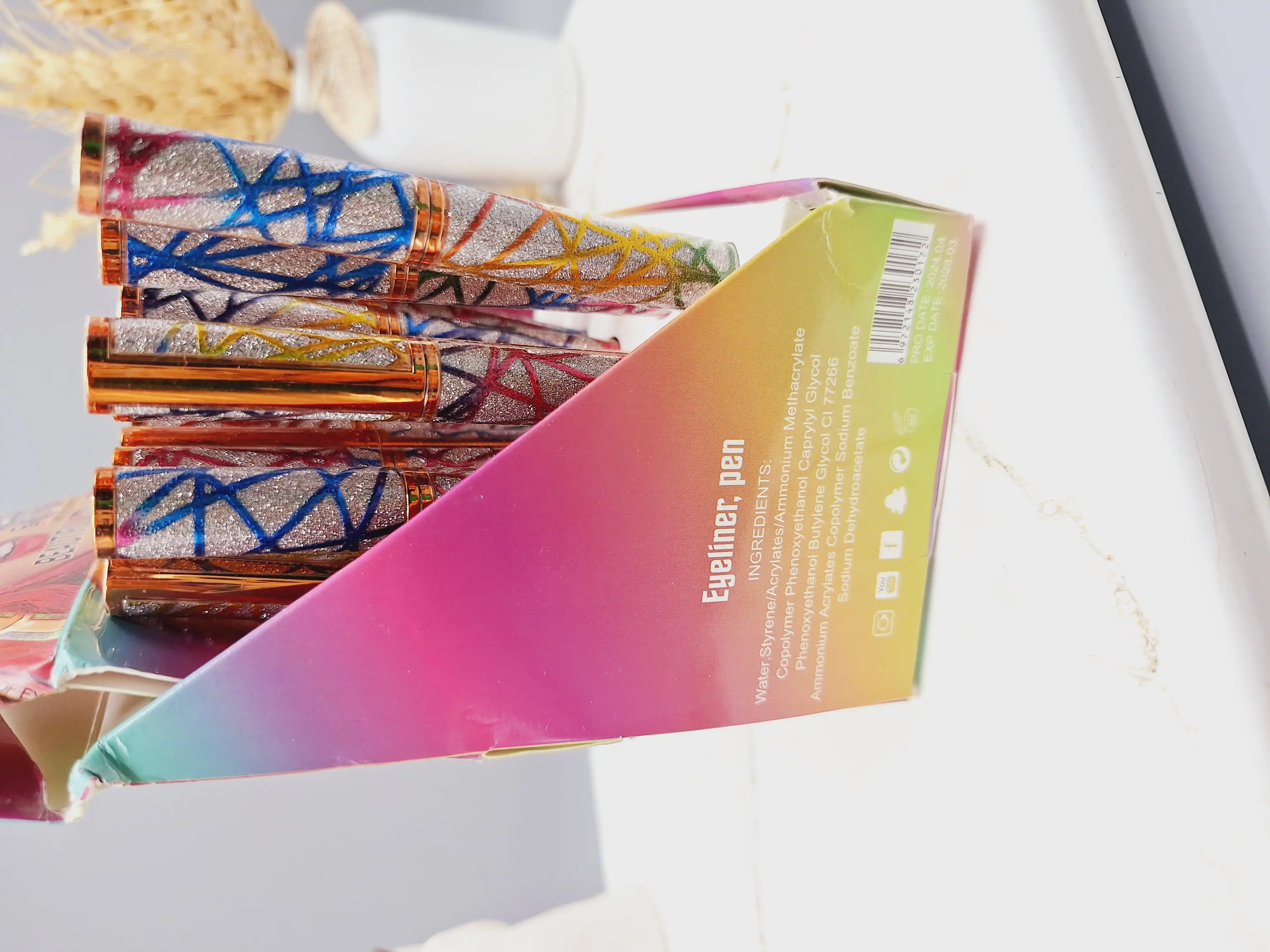 خط چشم ضد آب بدنه گلیتر رنگی رنگی برند RPK کد 0172