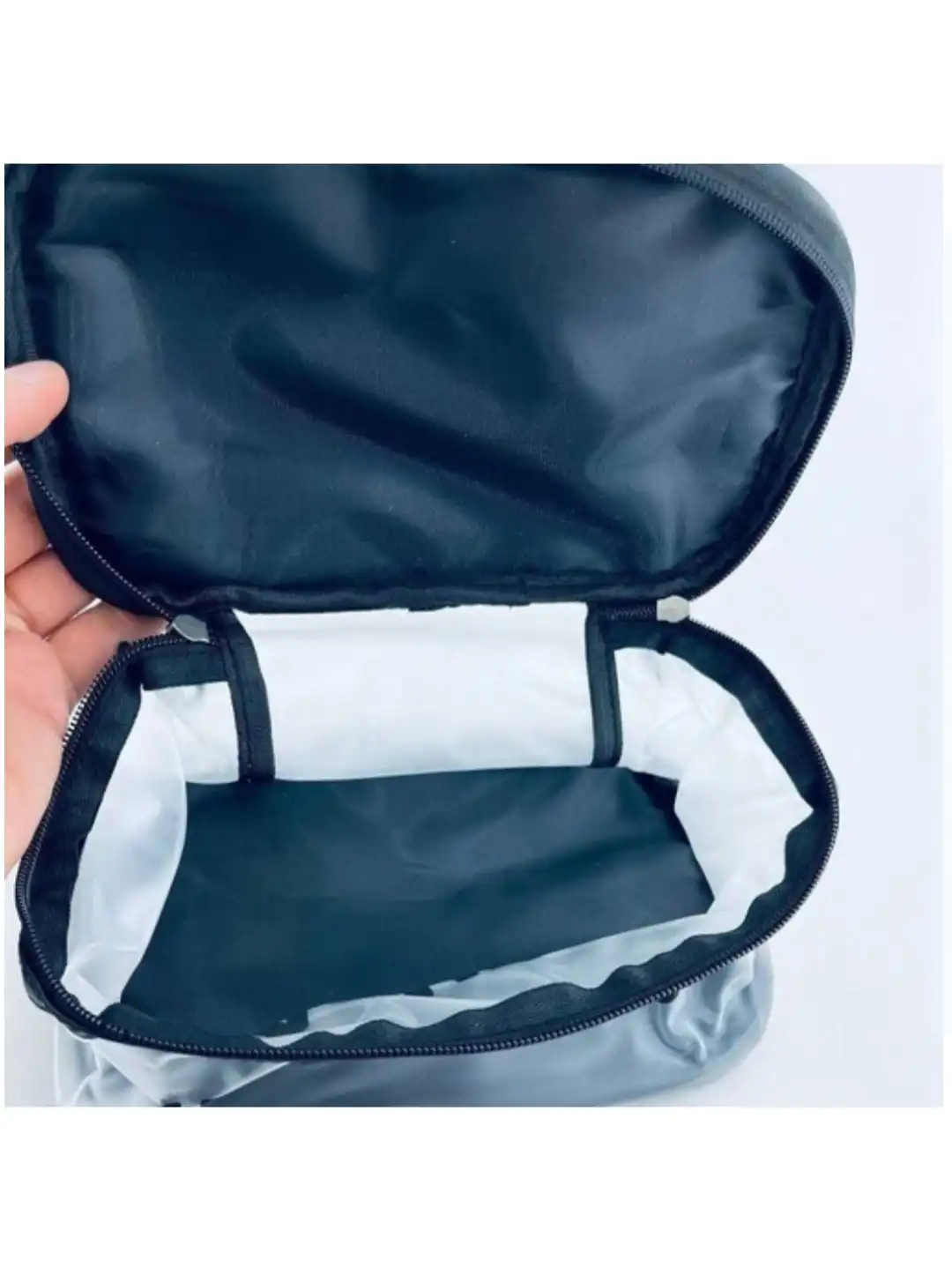 کیف آرایشی با کیفیت و جا دار (رنگ مشکی)