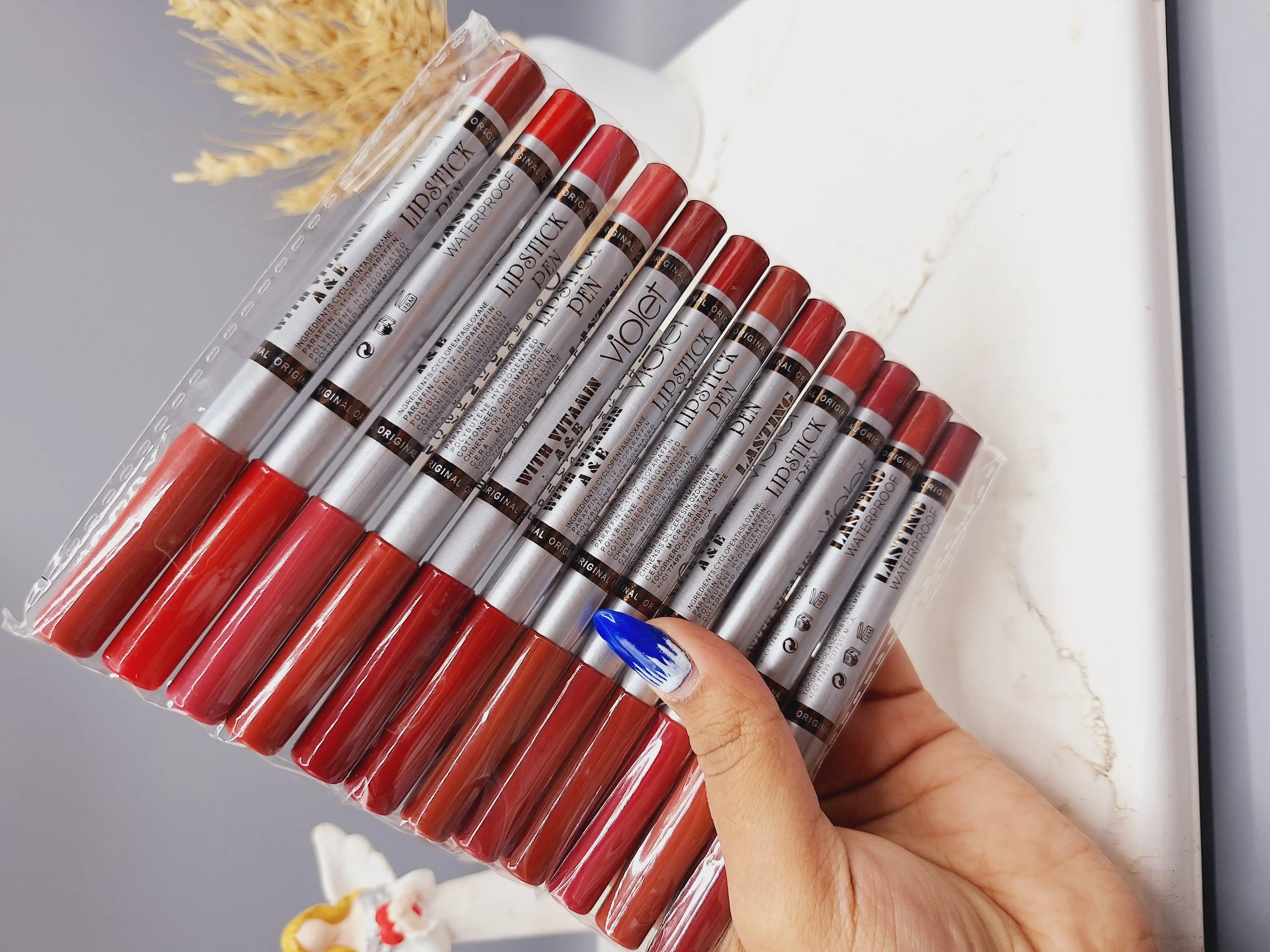 پک رژ مدادی 12 تایی برند ویولت violet (پوکه وسط نقره ای)