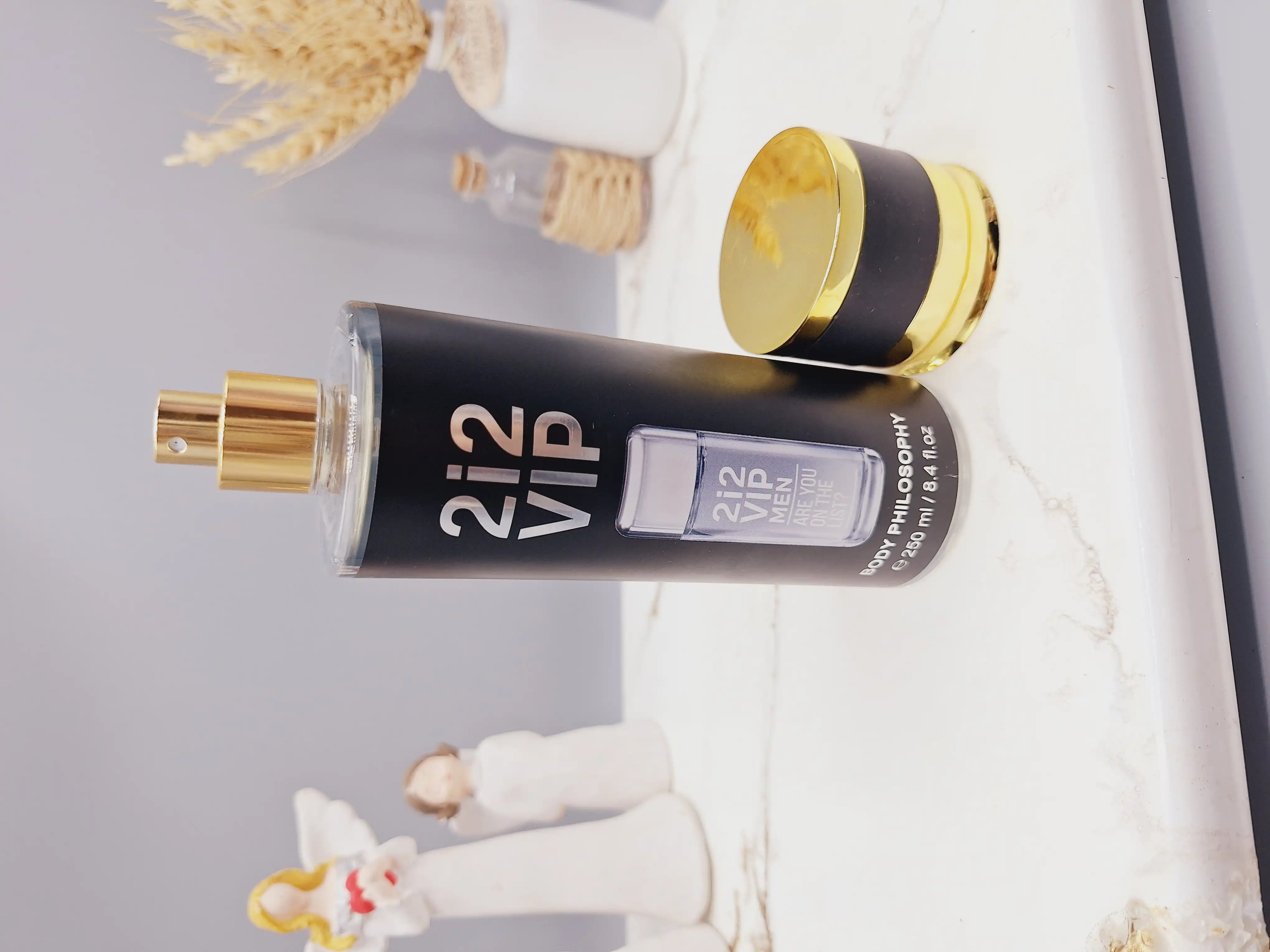 بادی اسپلش فوق العاده خوشبووو و ماندگار مدل 212 VIP مردانه کد 0455